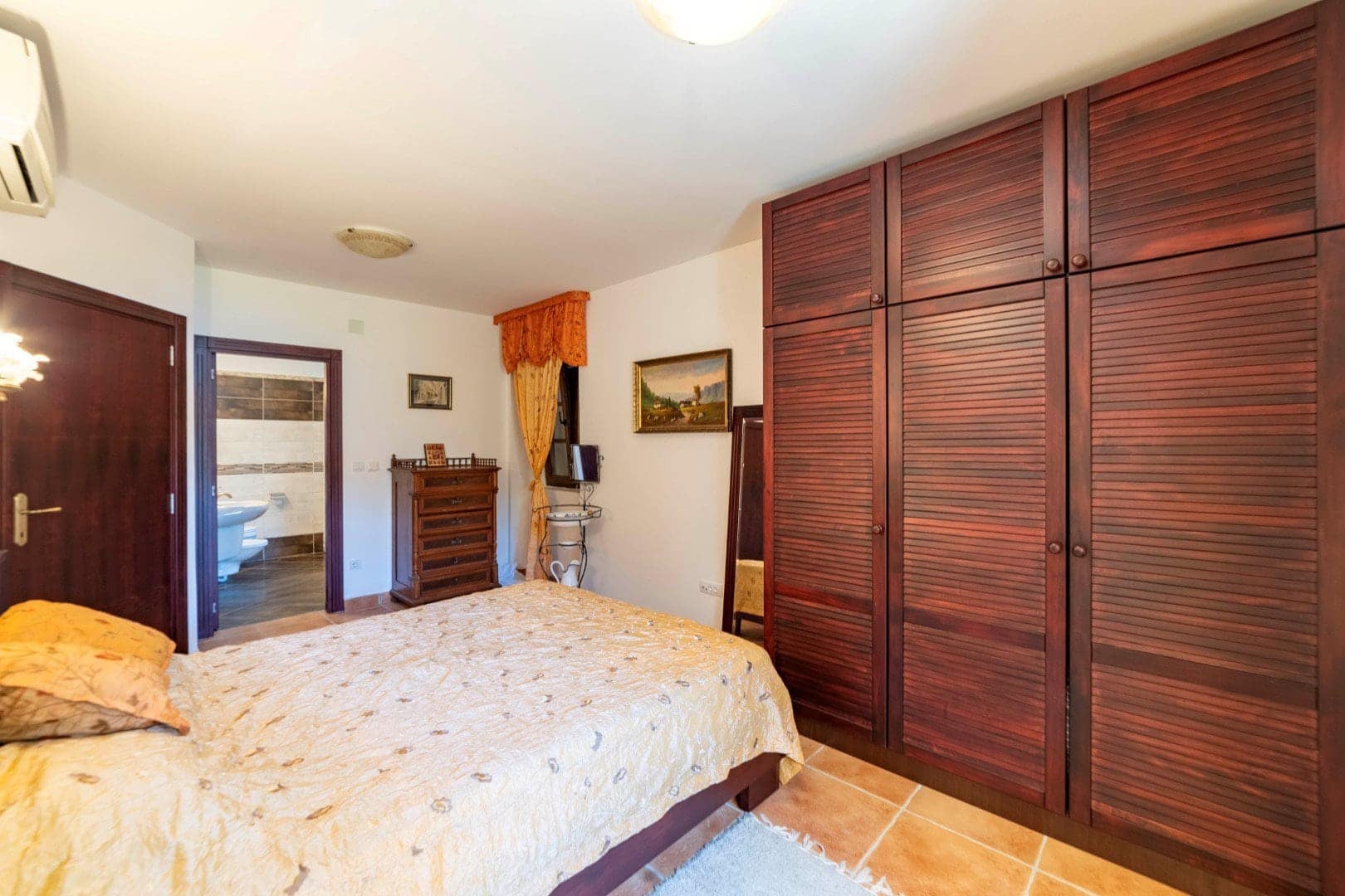 3bdr Seafront Apartment, Strp (13)