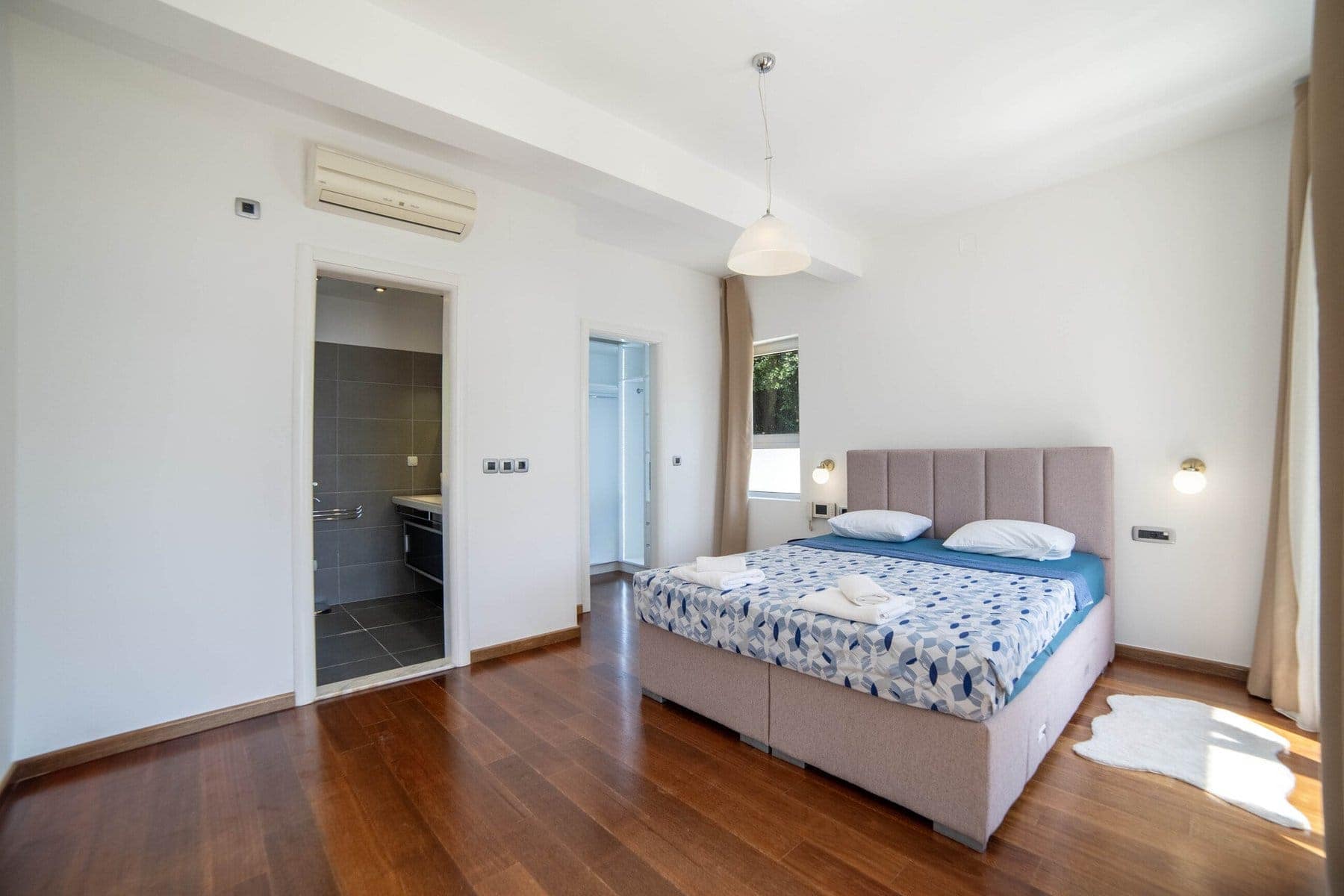 Contemporary Waterfront Villa Strp (16)