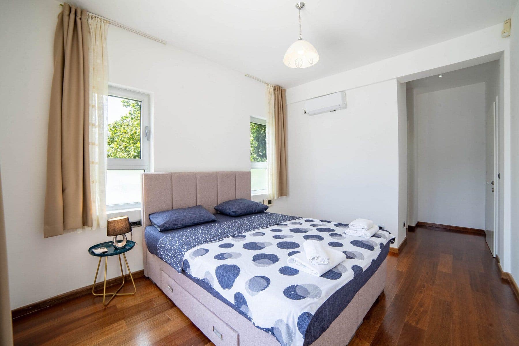 Contemporary Waterfront Villa Strp (23)