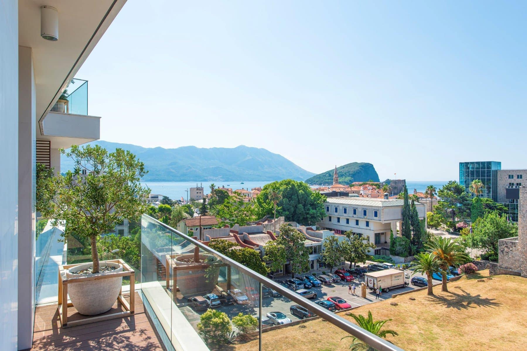 Dukley Residences One-bedroom Apartment, with a Sea View (8)
