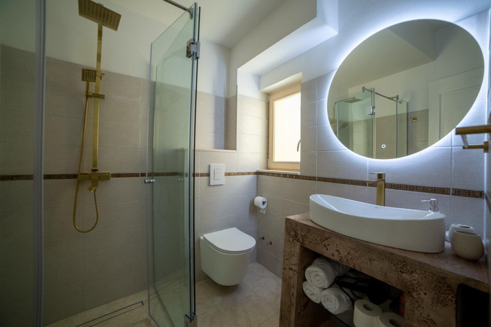 Three-story villa on the first line to the sea for rent in Lepetane (7)