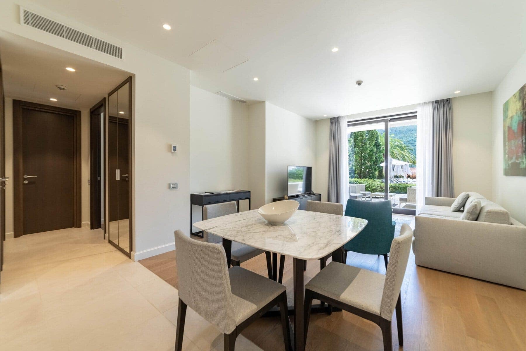 Portonovi 1bdr Apartment with Direct Access to a Swimming Pool (7)