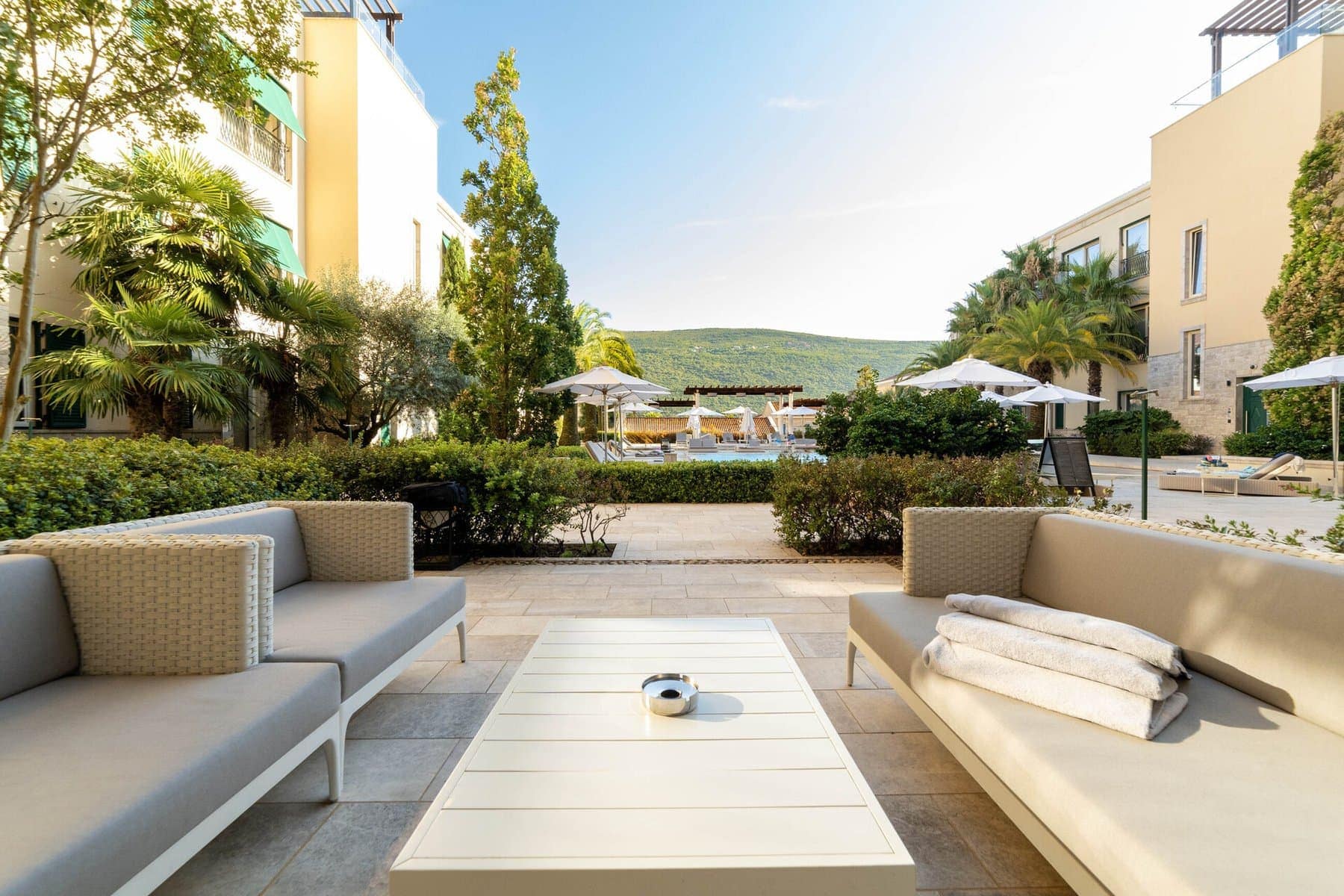 Portonovi 1bdr Apartment with Direct Access to a Swimming Pool (15)