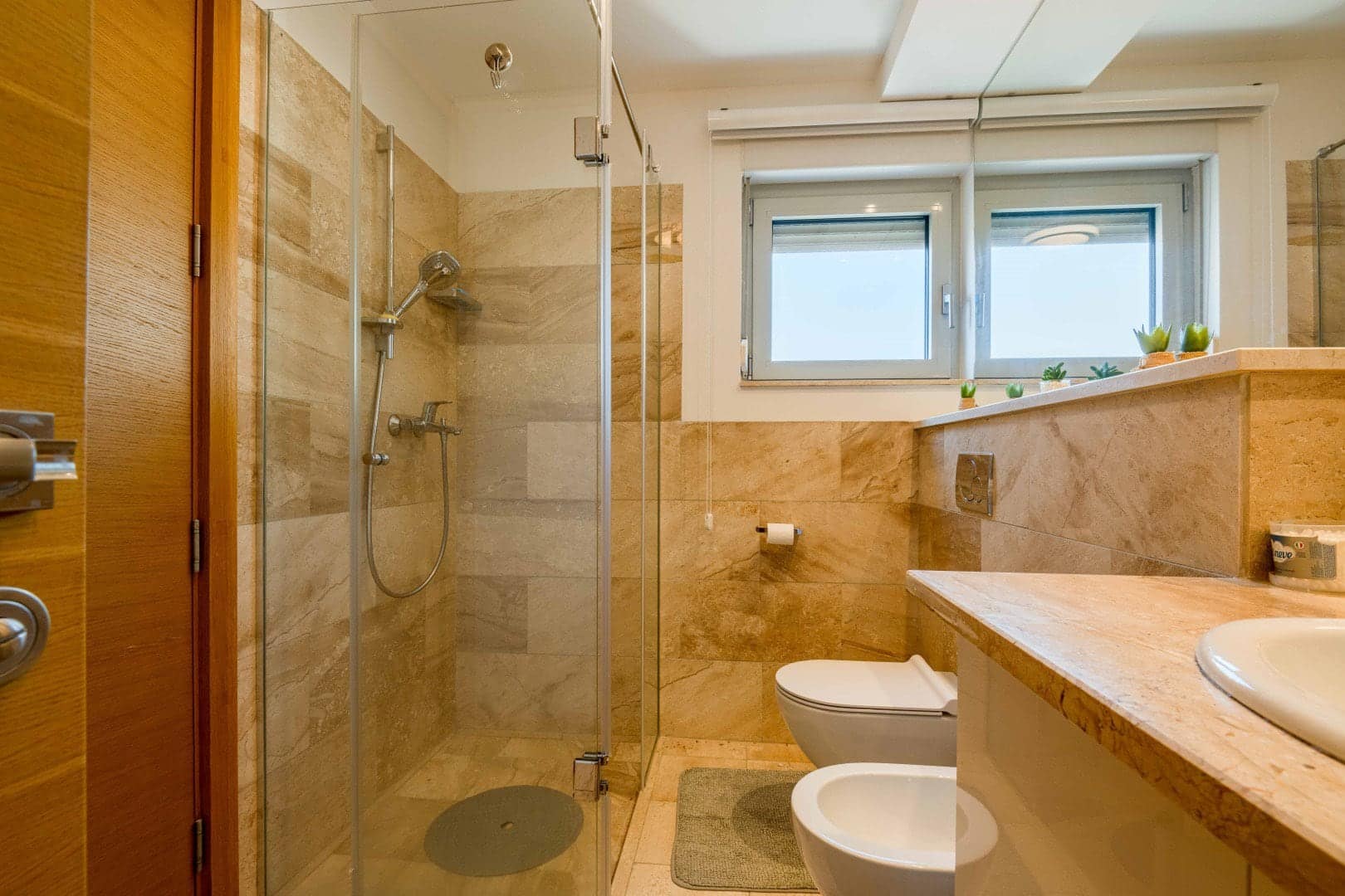 Luxurious 1bdr Apartment, Budva (8)
