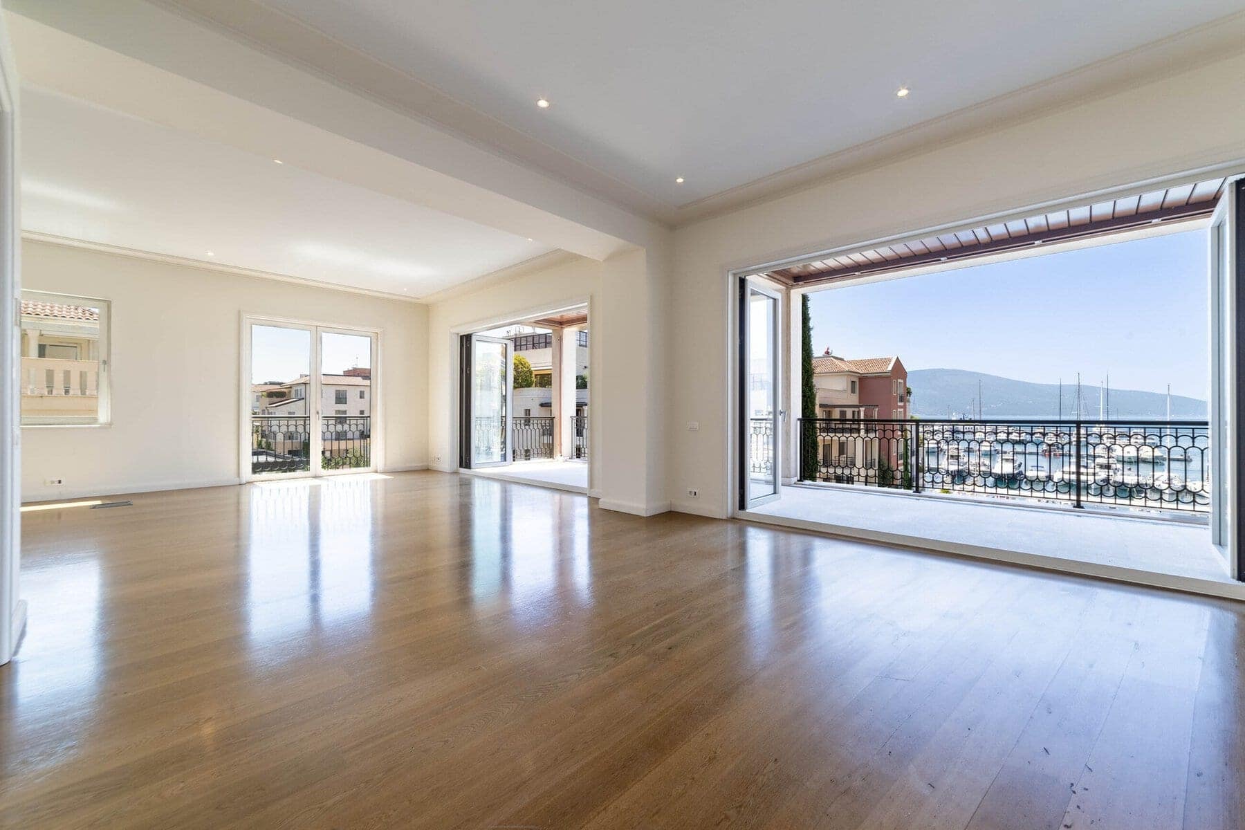 Tara 3bdr Waterfront Apartment (8)