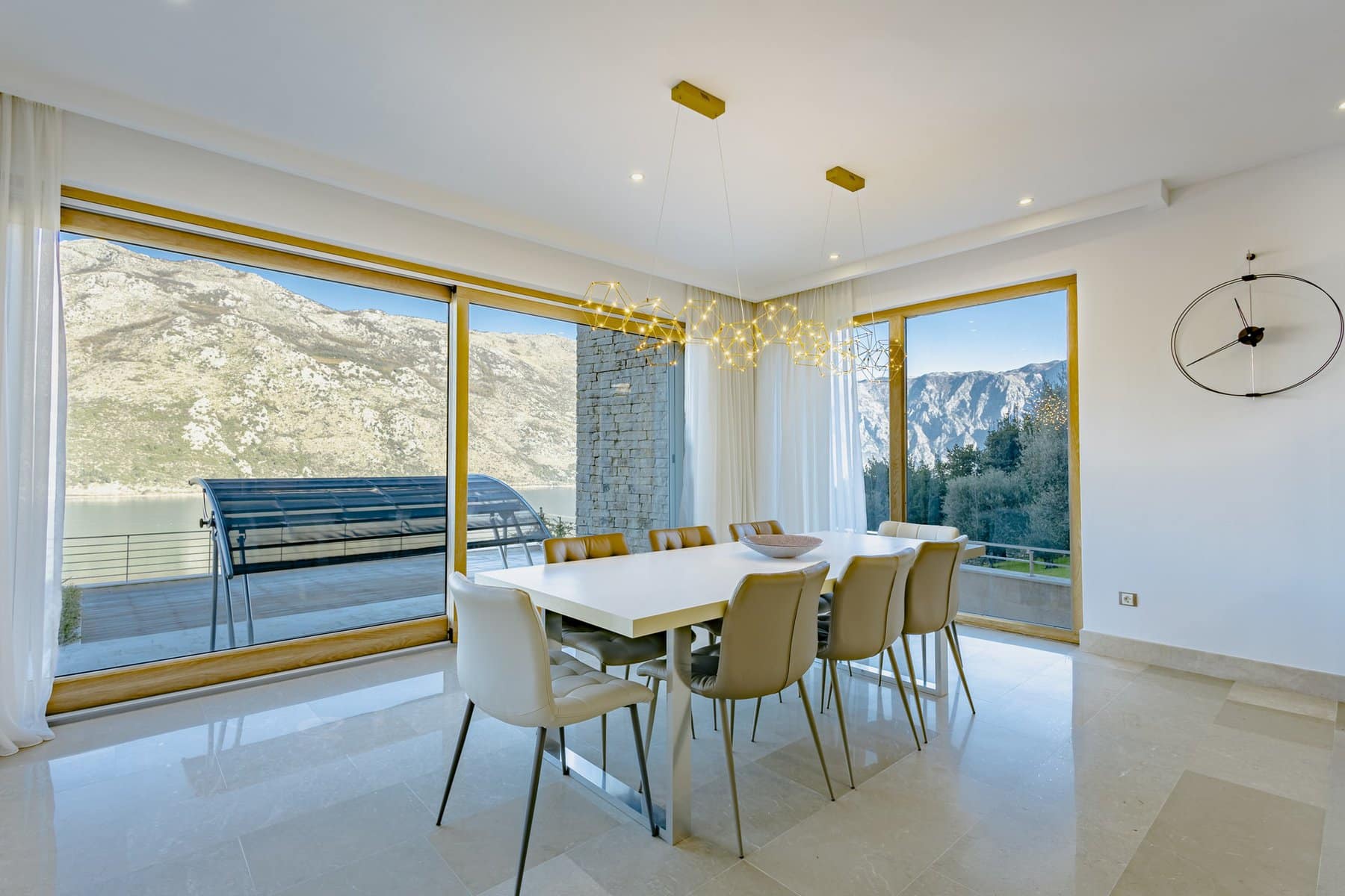 Villa with a panoramic sea view and a swimming pool, Stoliv (9)