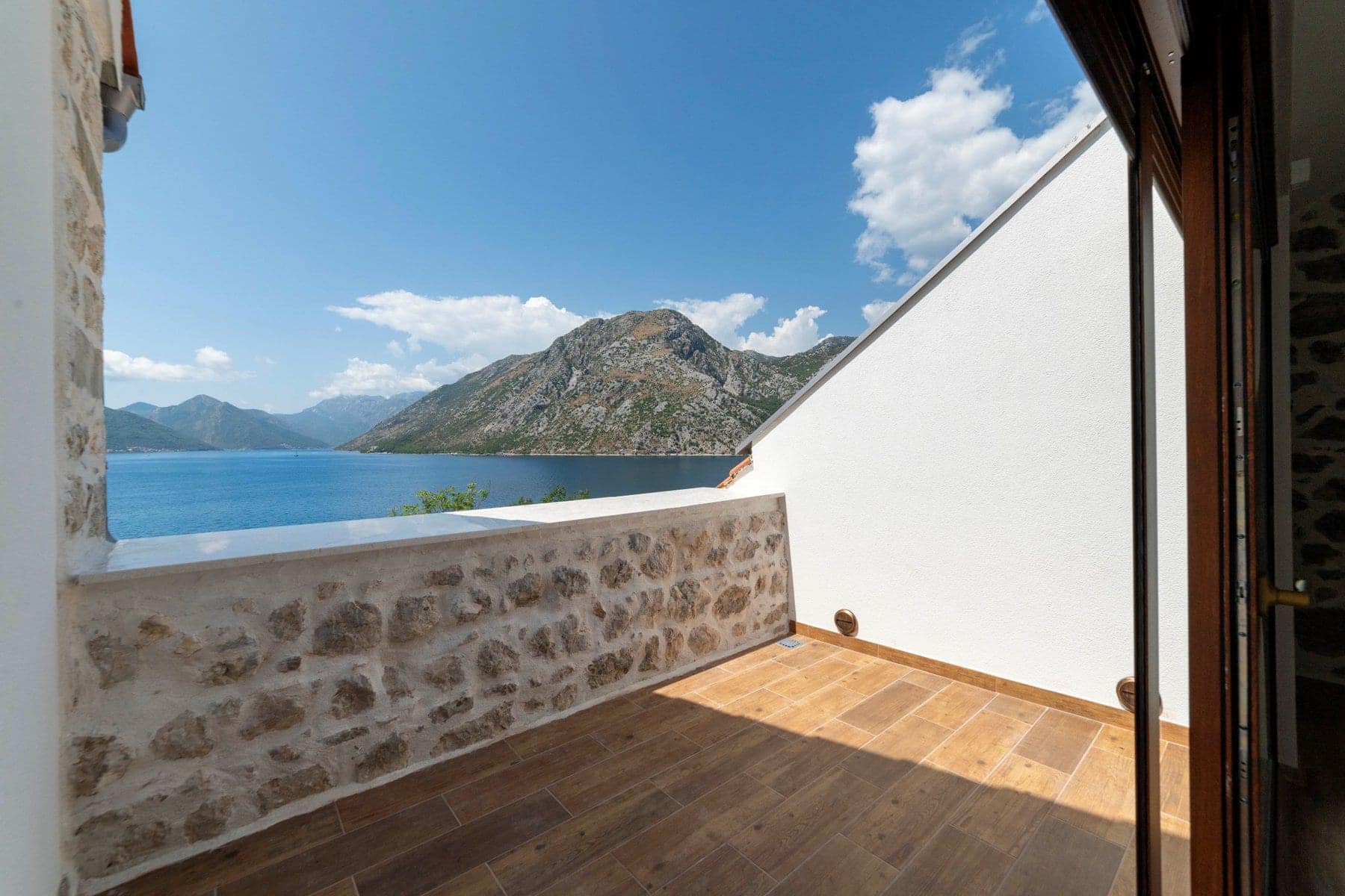 Charming stone house Ljuta, For rent (15)