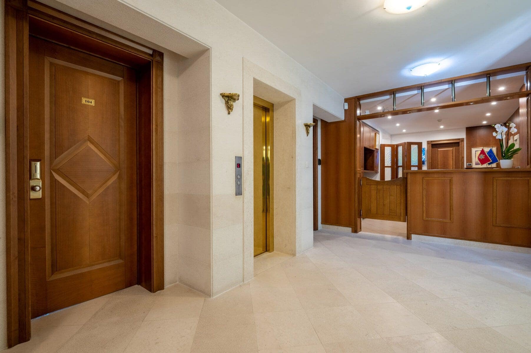 A complex of Two Luxury Villas, Sveti Stefan (5)