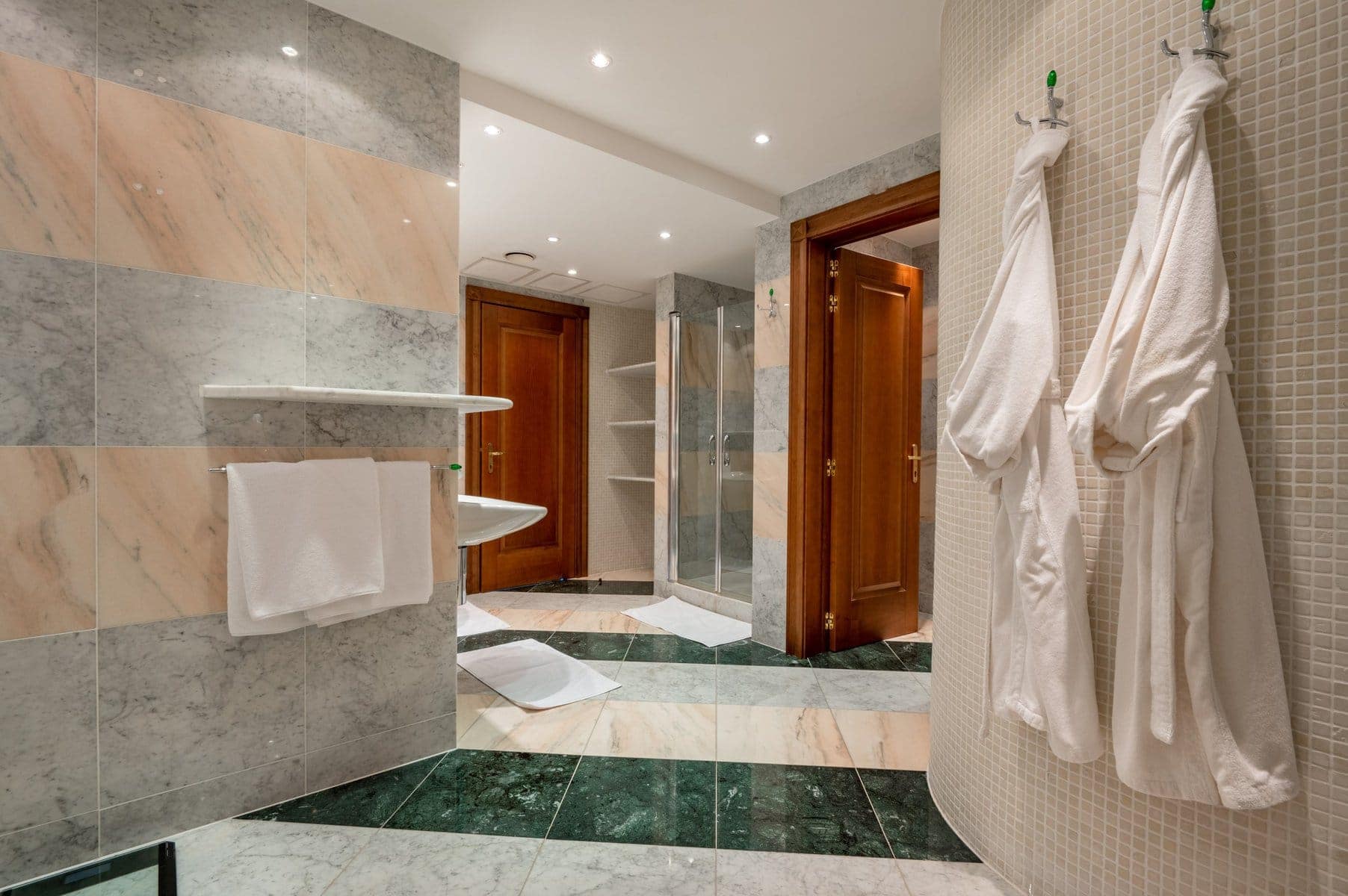 A complex of Two Luxury Villas, Sveti Stefan (14)