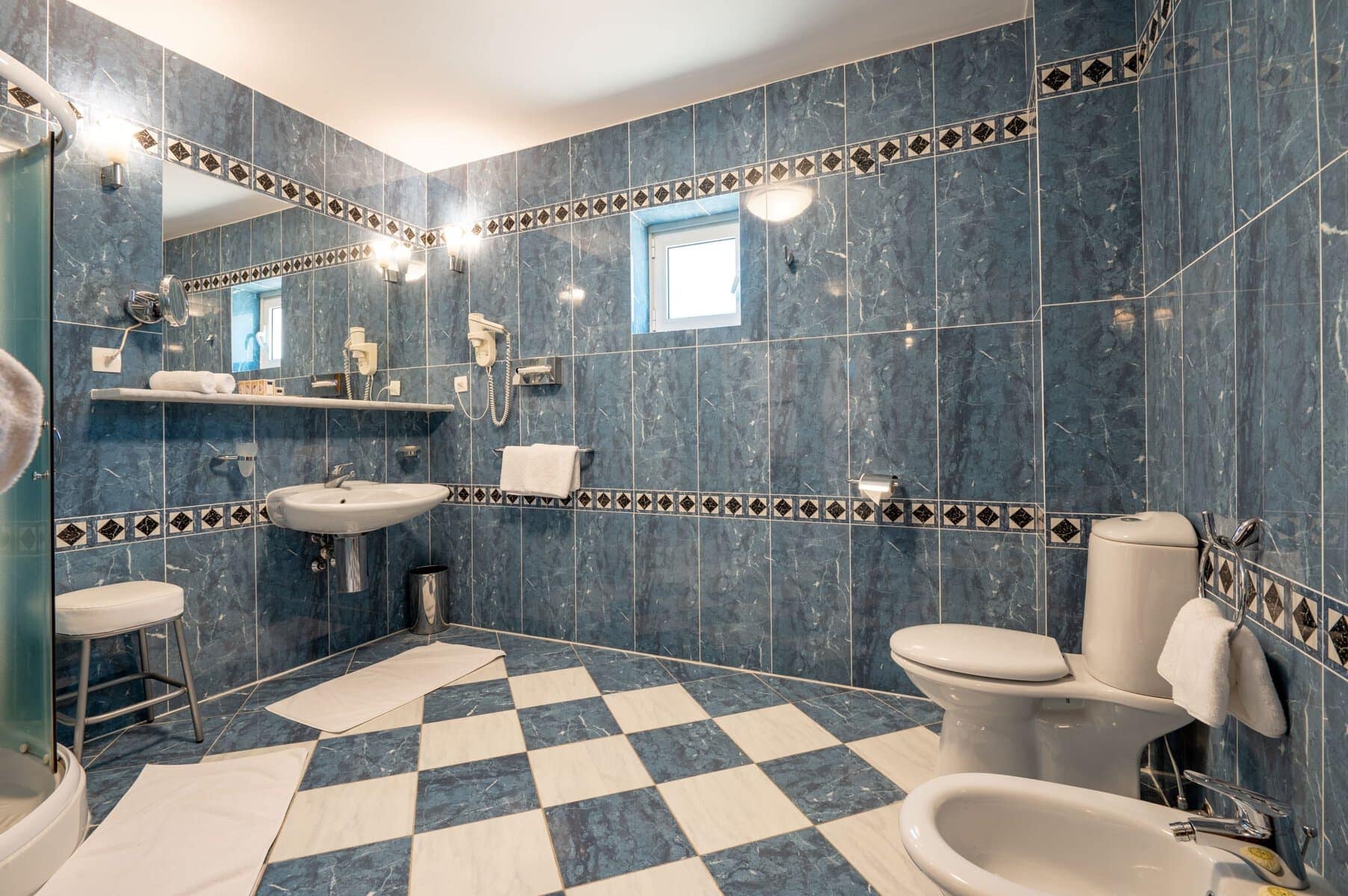 A complex of Two Luxury Villas, Sveti Stefan (24)