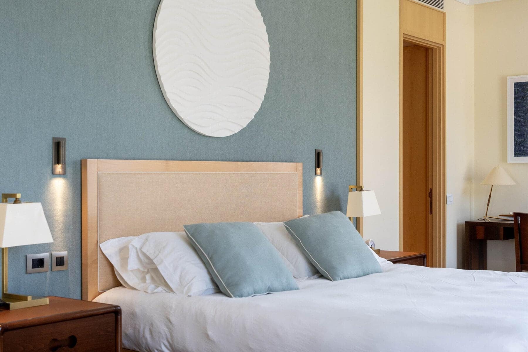 Exclusive Waterfront 3bdr Penthouse Baia with a private rooftop and swimming pool (14)