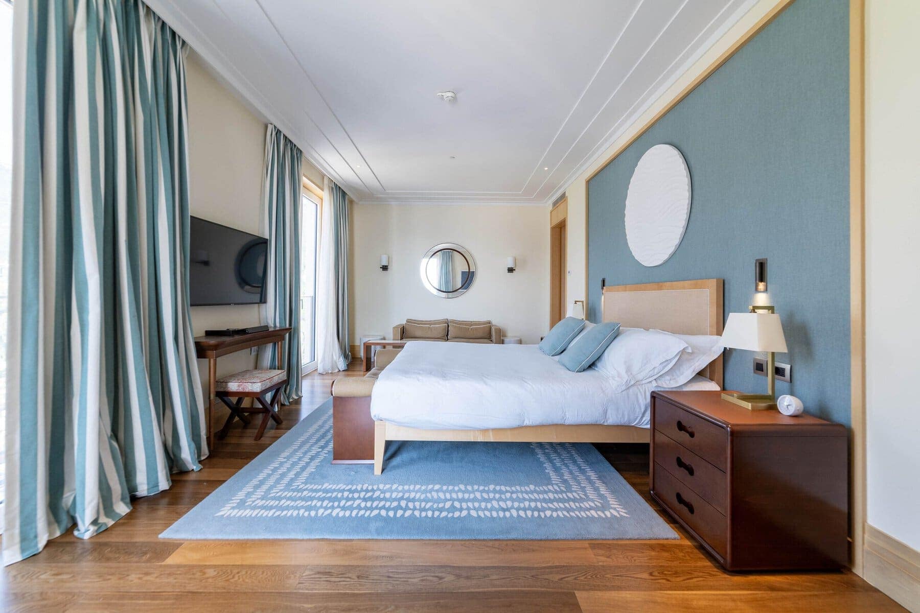 Exclusive Waterfront 3bdr Penthouse Baia with a private rooftop and swimming pool (16)