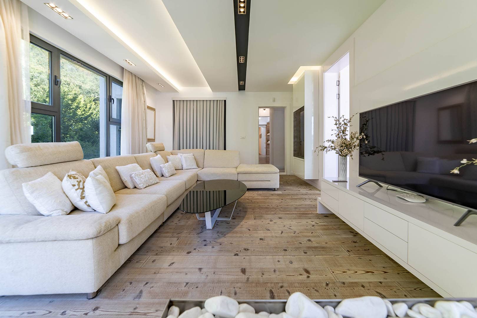 Exclusive 4-bdr apartment, Becici (5)