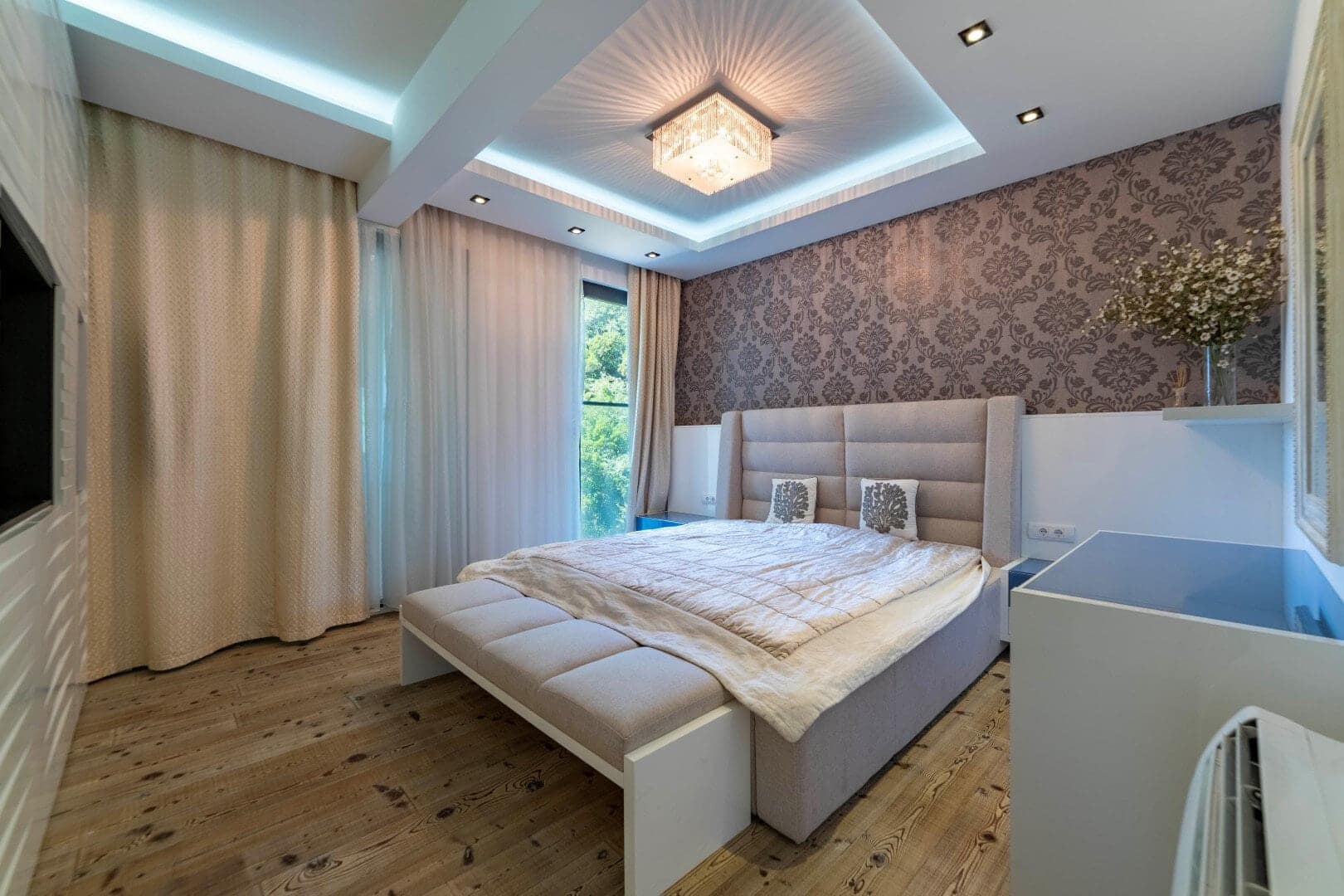 Exclusive 4-bdr apartment, Becici (13)