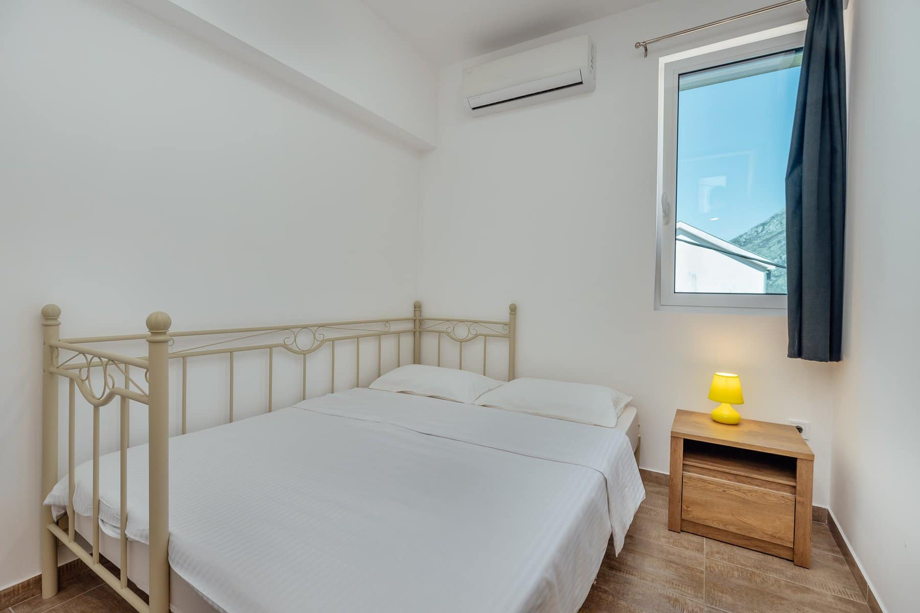 Apartment building with a sea view, Stoliv (32)