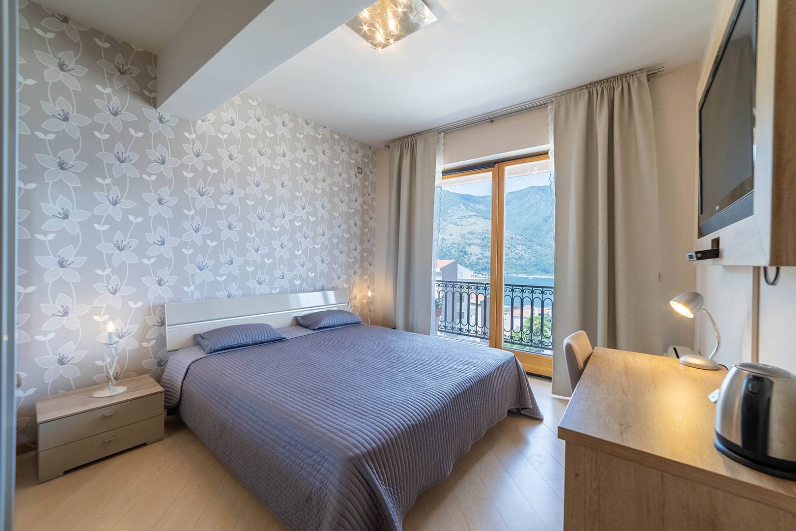 Exclusive apartments with panoramic sea view, Dobrota (16)