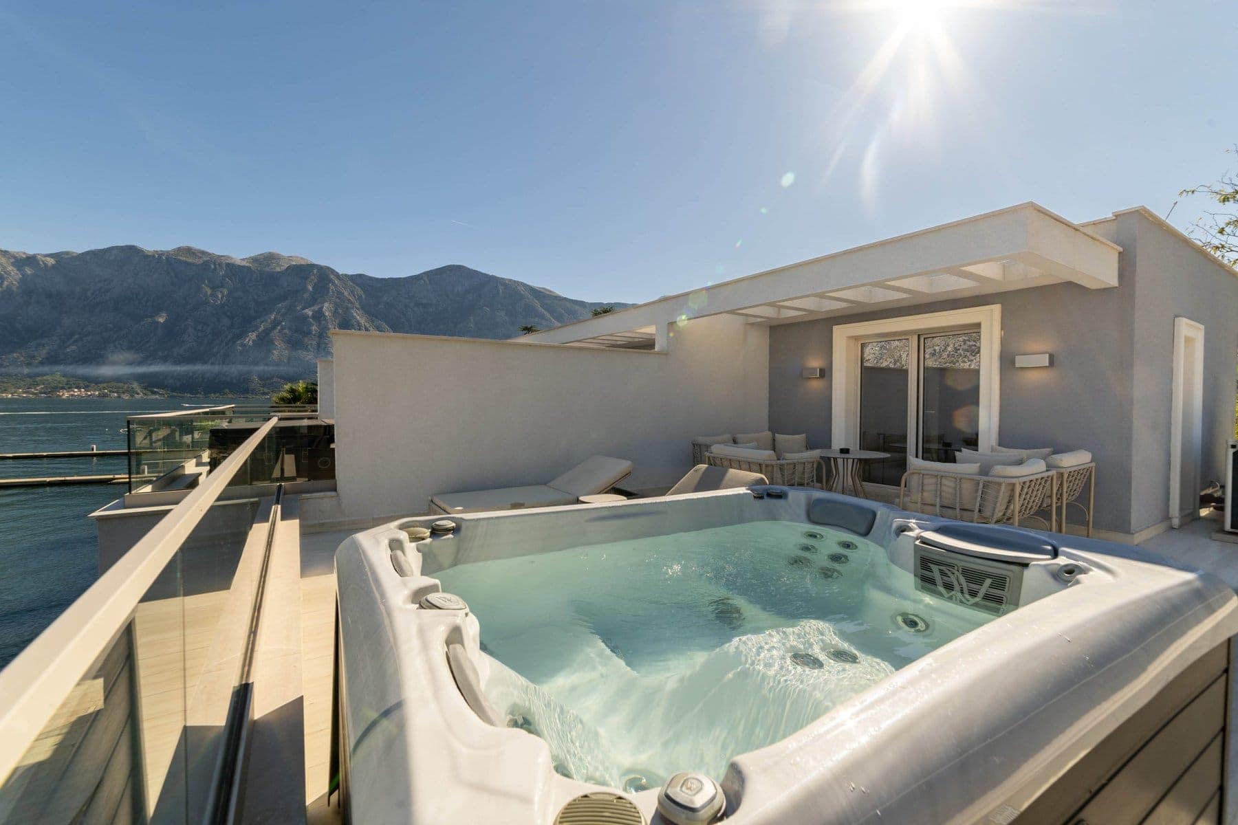 Luxury branded villa on the first line to the sea, Stoliv (14)