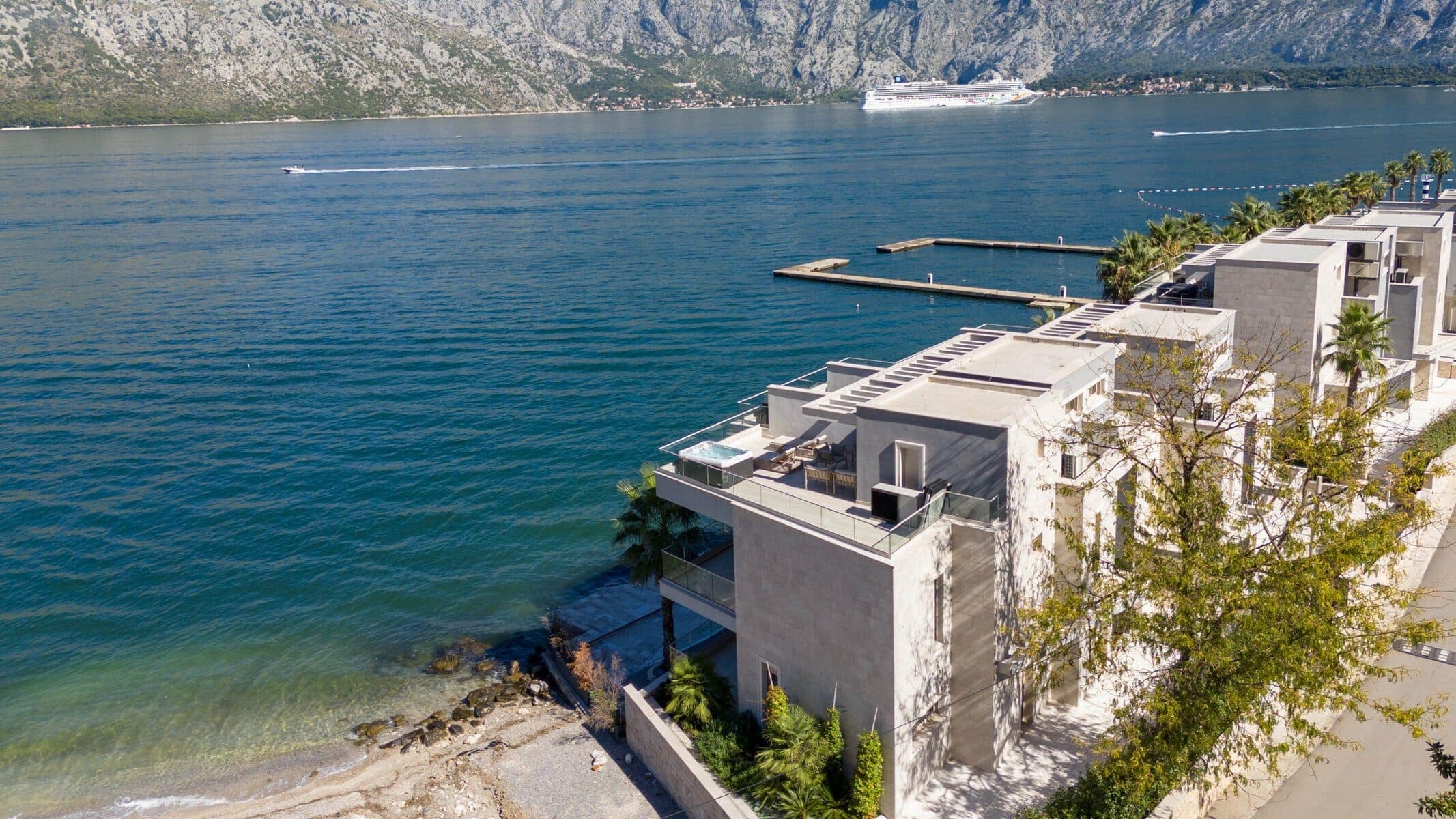 Luxury branded villa on the first line to the sea, Stoliv (15)