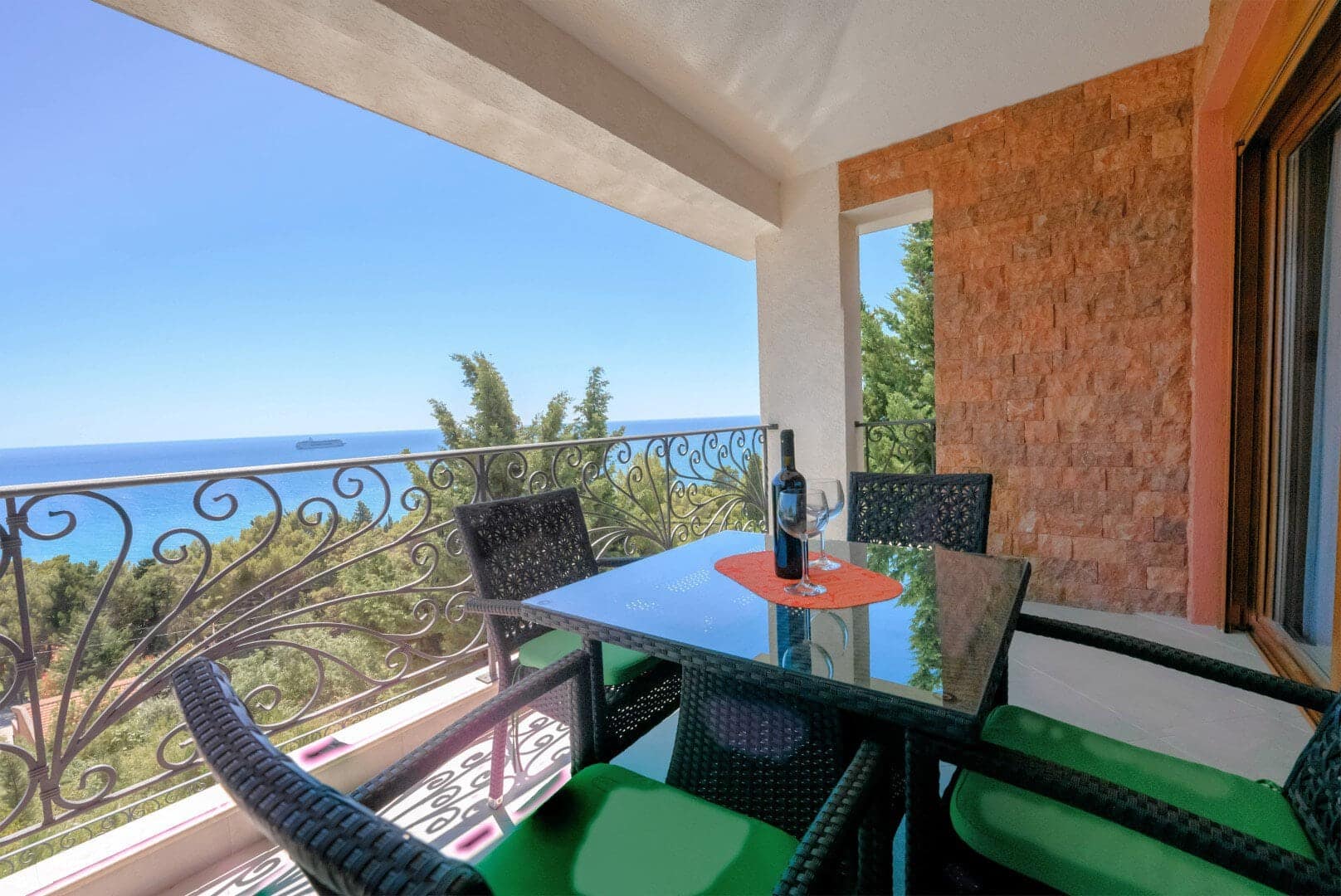 Villa with 3 apartments, Bar (5)