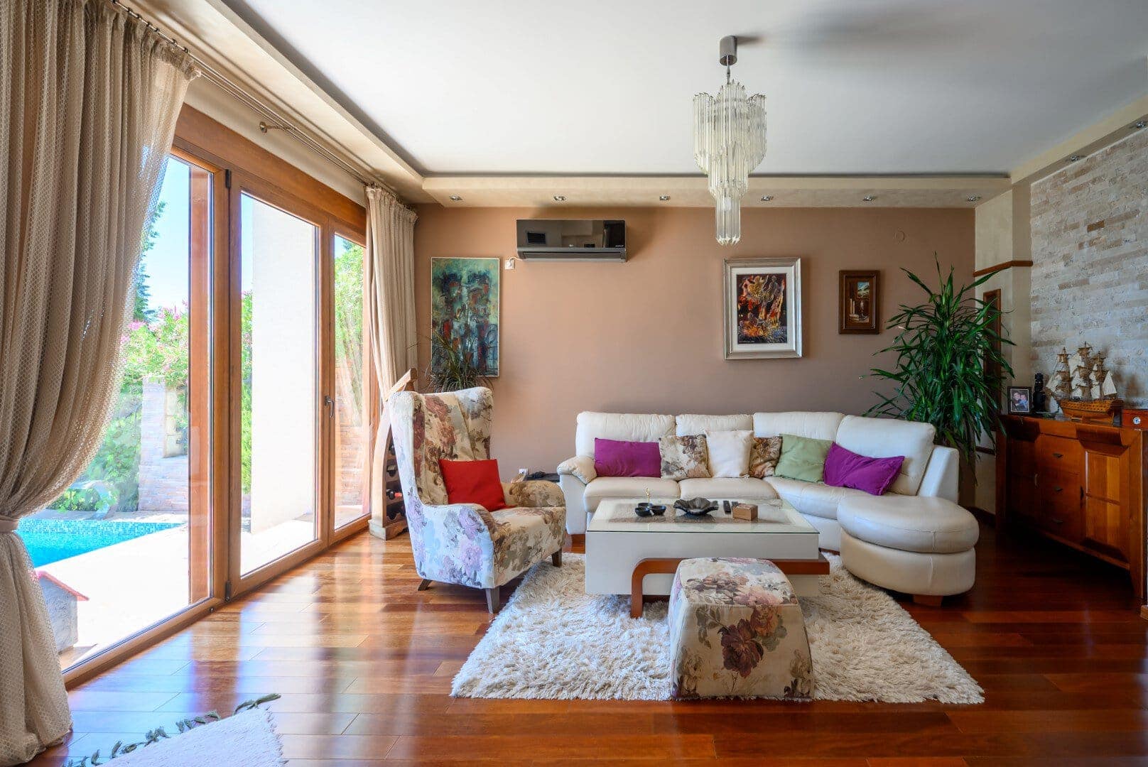 Villa with 3 apartments, Bar (7)