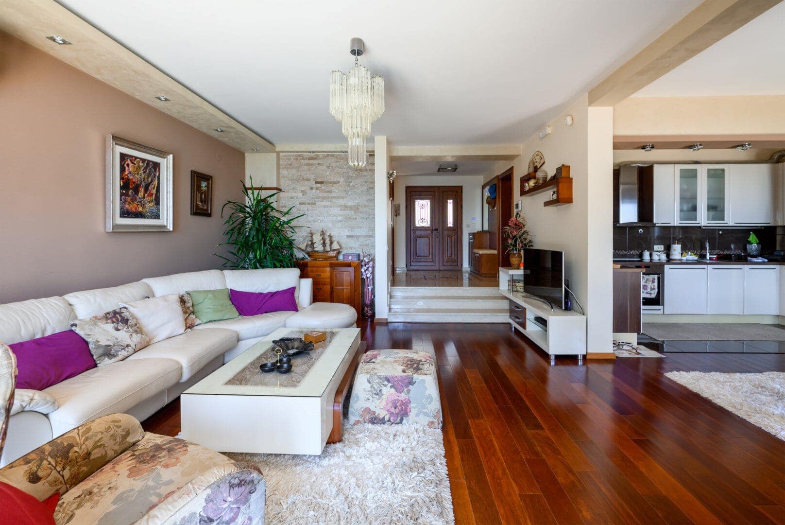 Villa with 3 apartments, Bar (8)