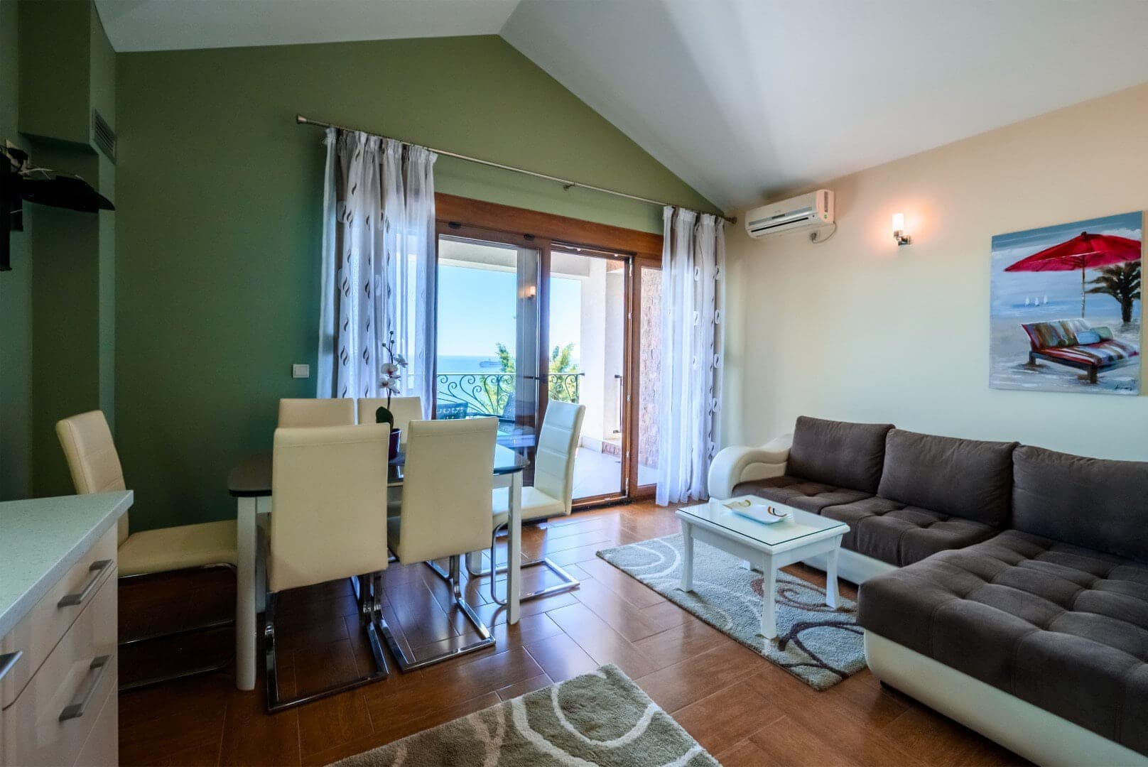 Villa with 3 apartments, Bar (12)