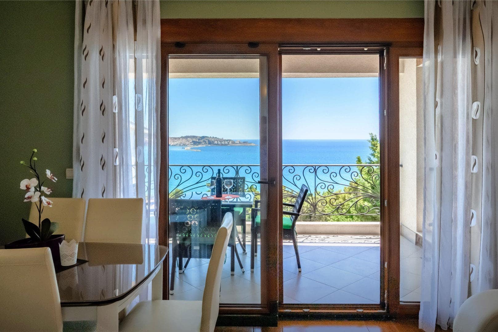Villa with 3 apartments, Bar (14)