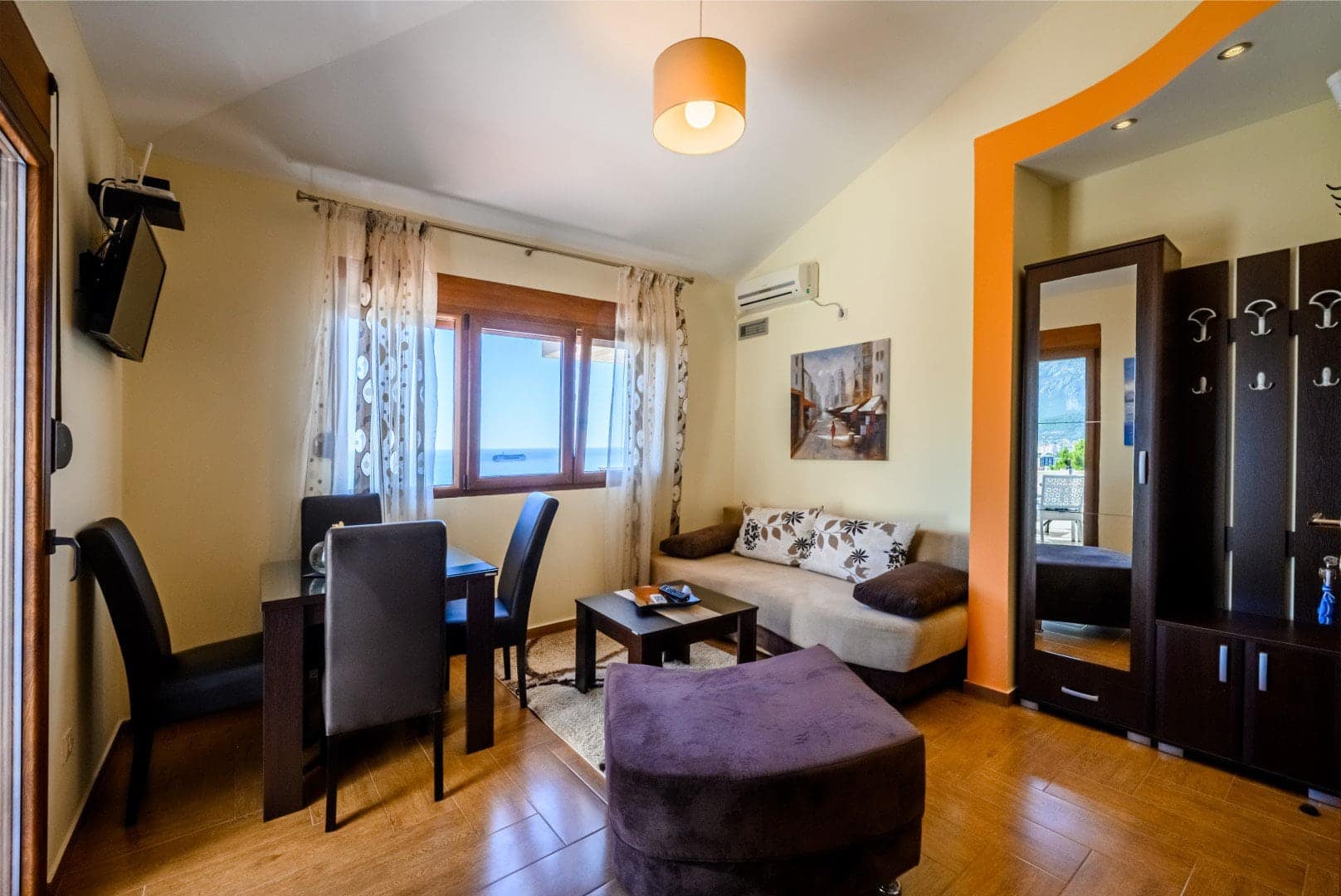 Villa with 3 apartments, Bar (15)