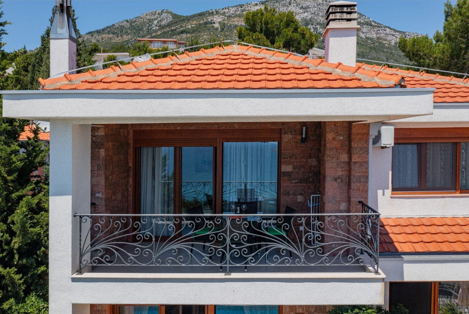 Villa with 3 apartments, Bar (23)