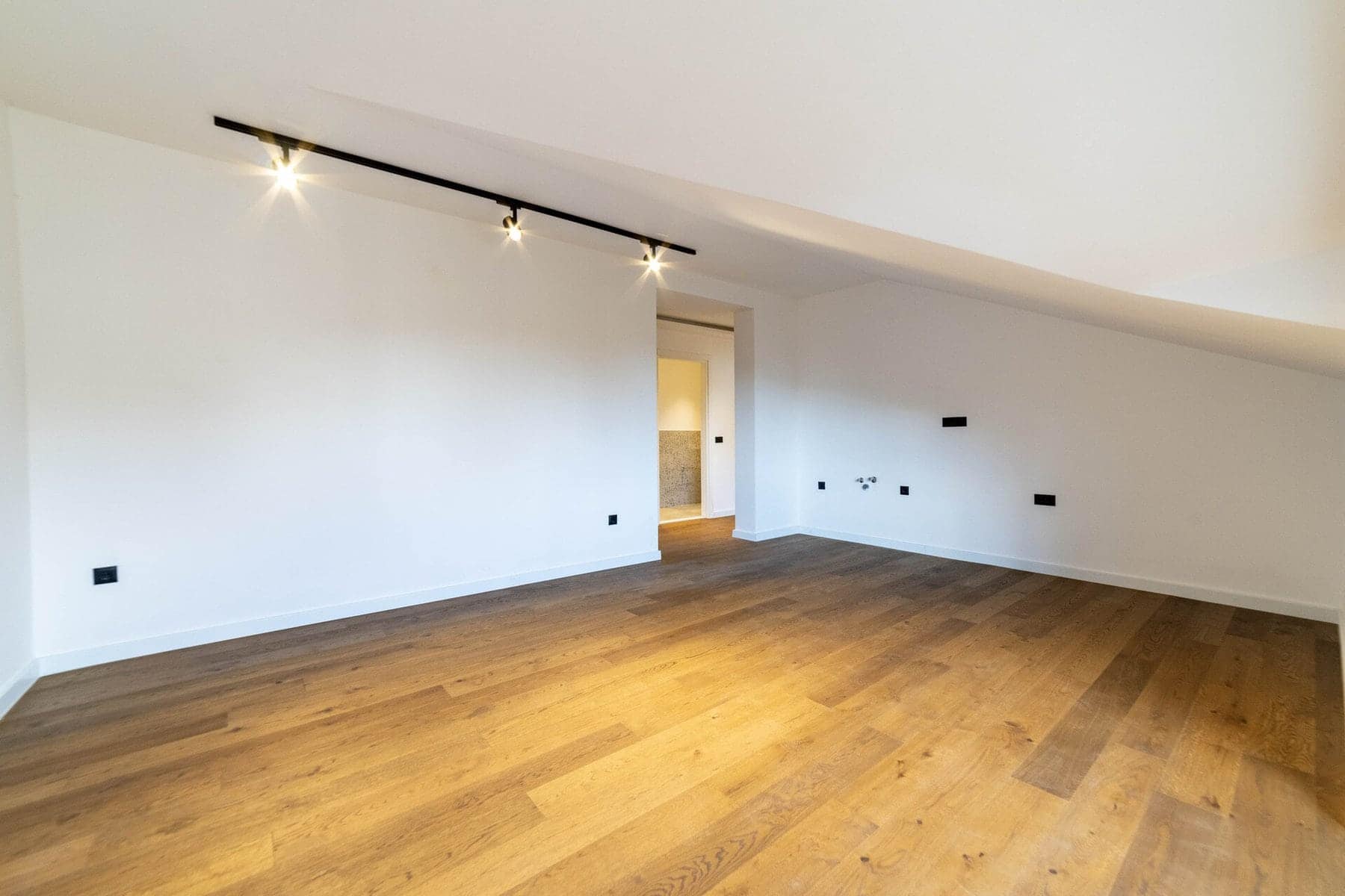 SOLD Renovated 2bdr Apartment in Tivat center (5)