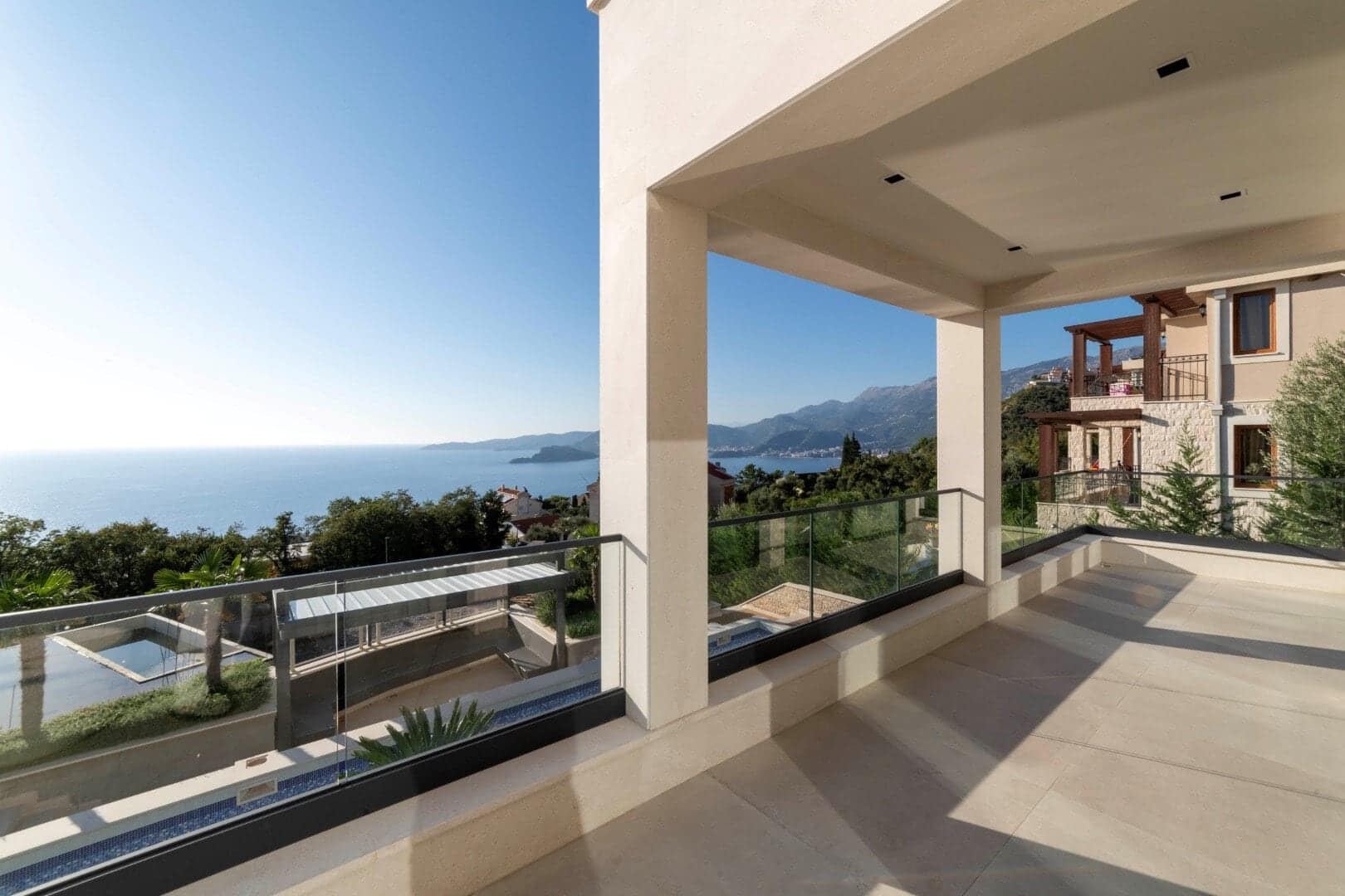 Blizikuce Contemporary Villa (25)