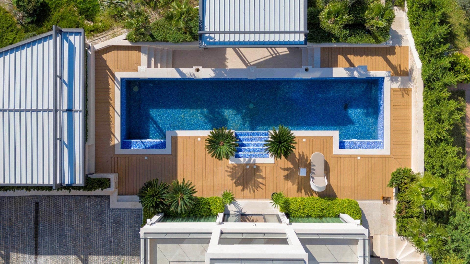 Blizikuce Contemporary Villa (33)
