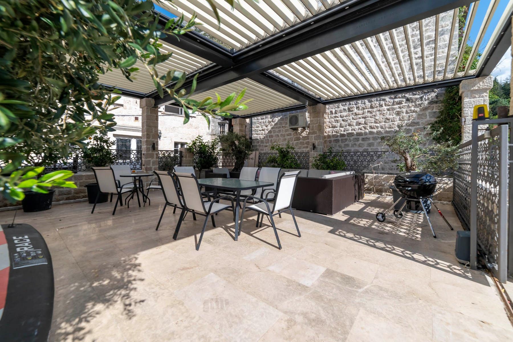 Charming waterfront stone house with a swimming pool, Perast (5)