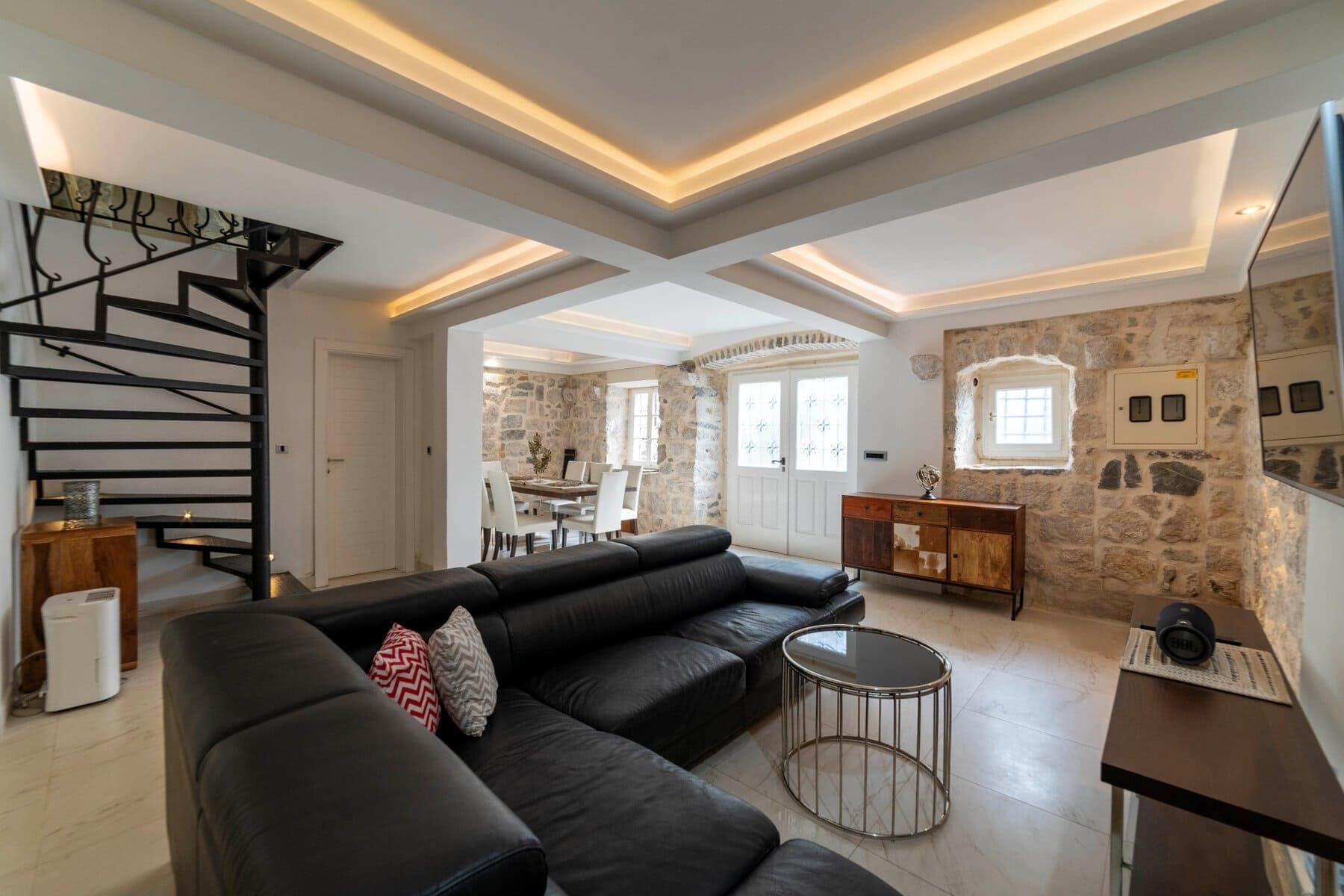Charming waterfront stone house with a swimming pool, Perast (6)