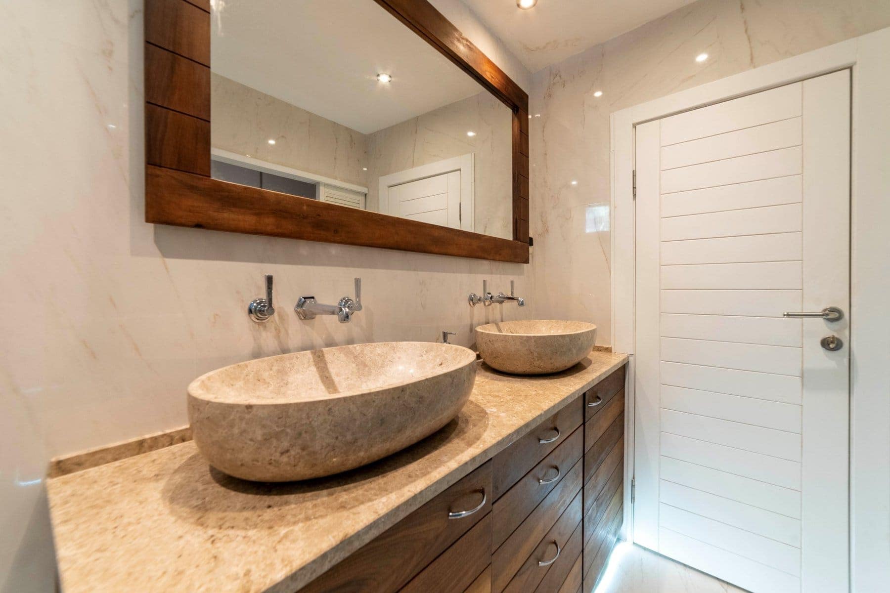 Charming waterfront stone house with a swimming pool, Perast (13)