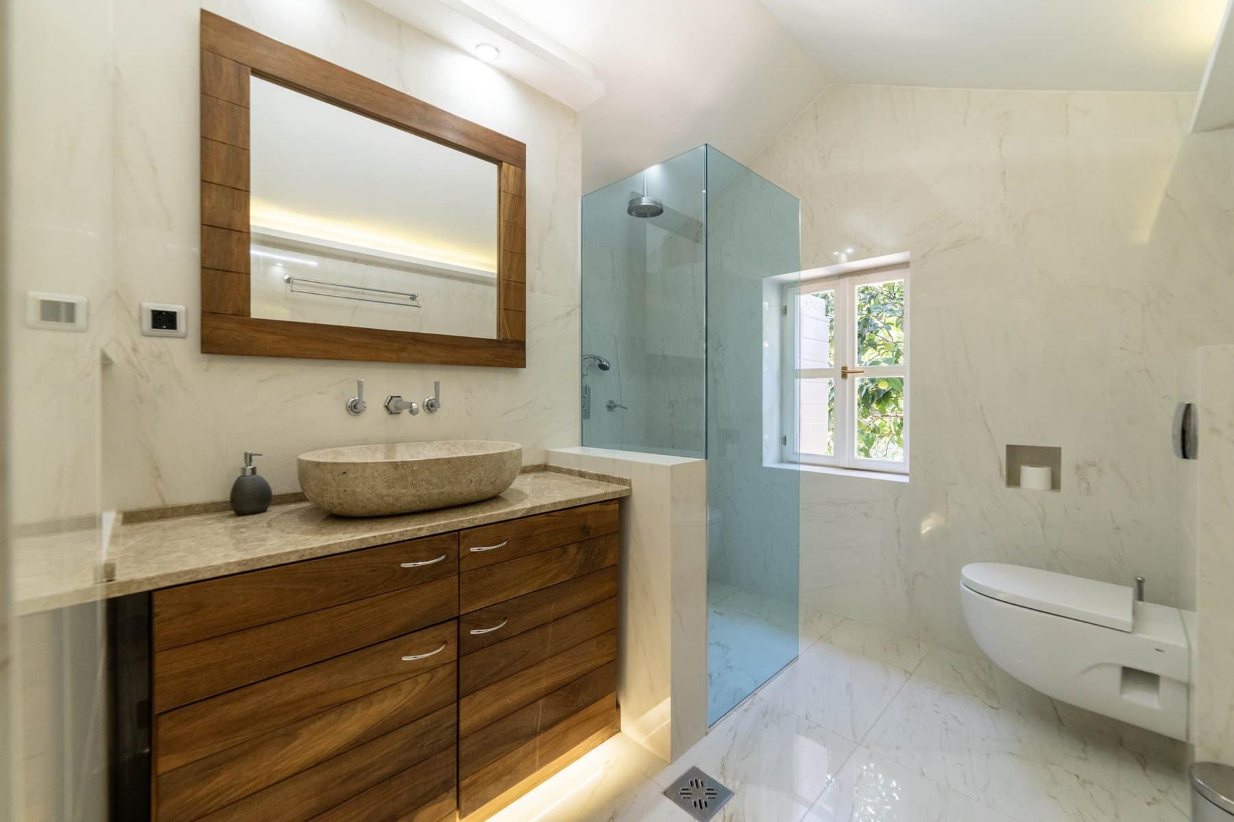 Charming waterfront stone house with a swimming pool, Perast (18)