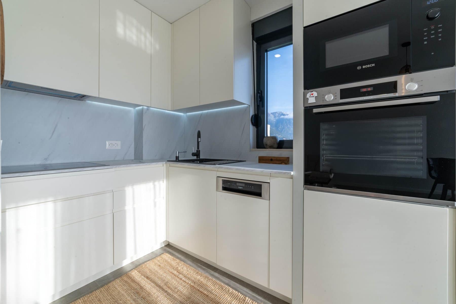 Modern 2bdr Apartment with Sea View, Kava (10)