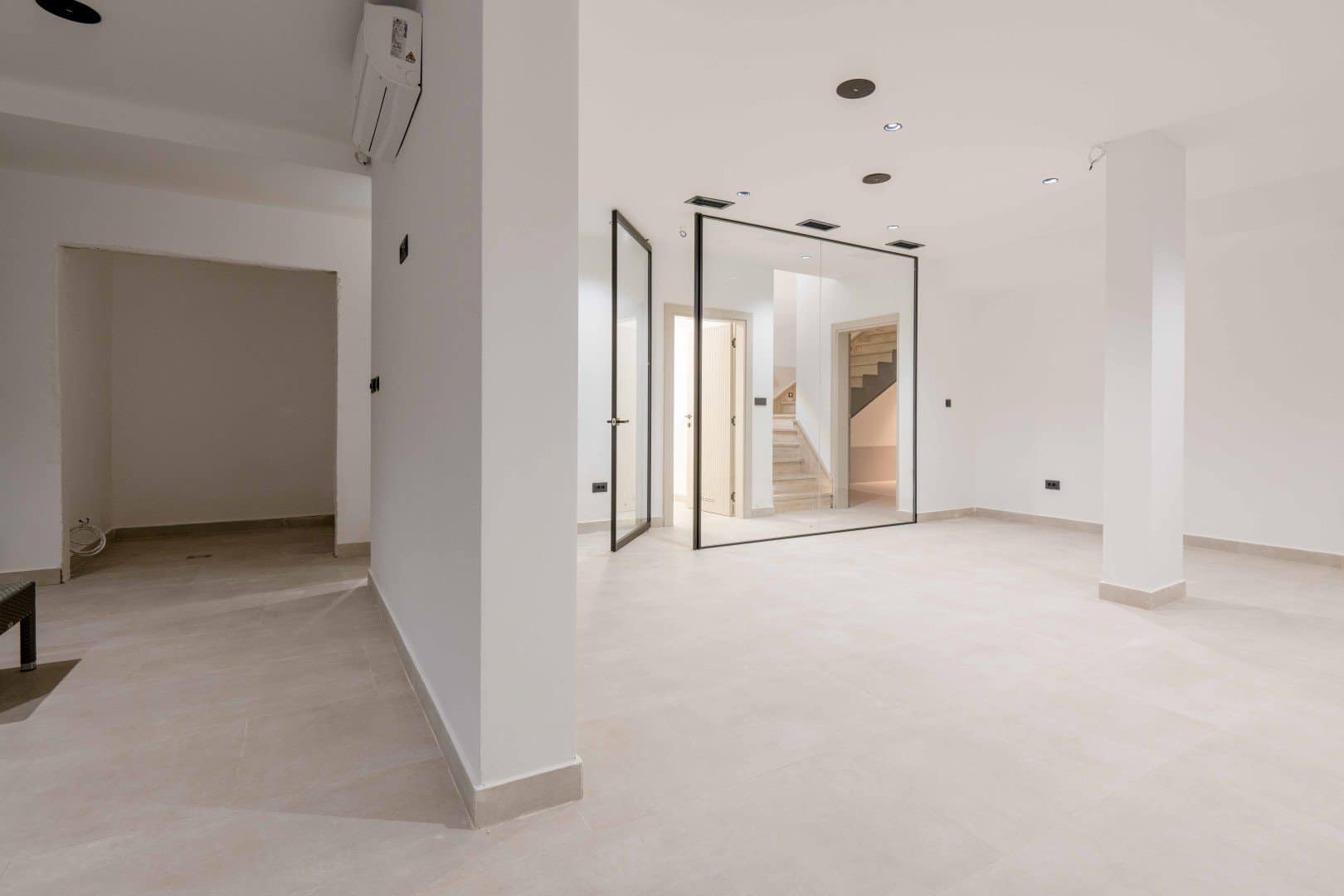 Villa near the Kamenovo beach, Budva (14)