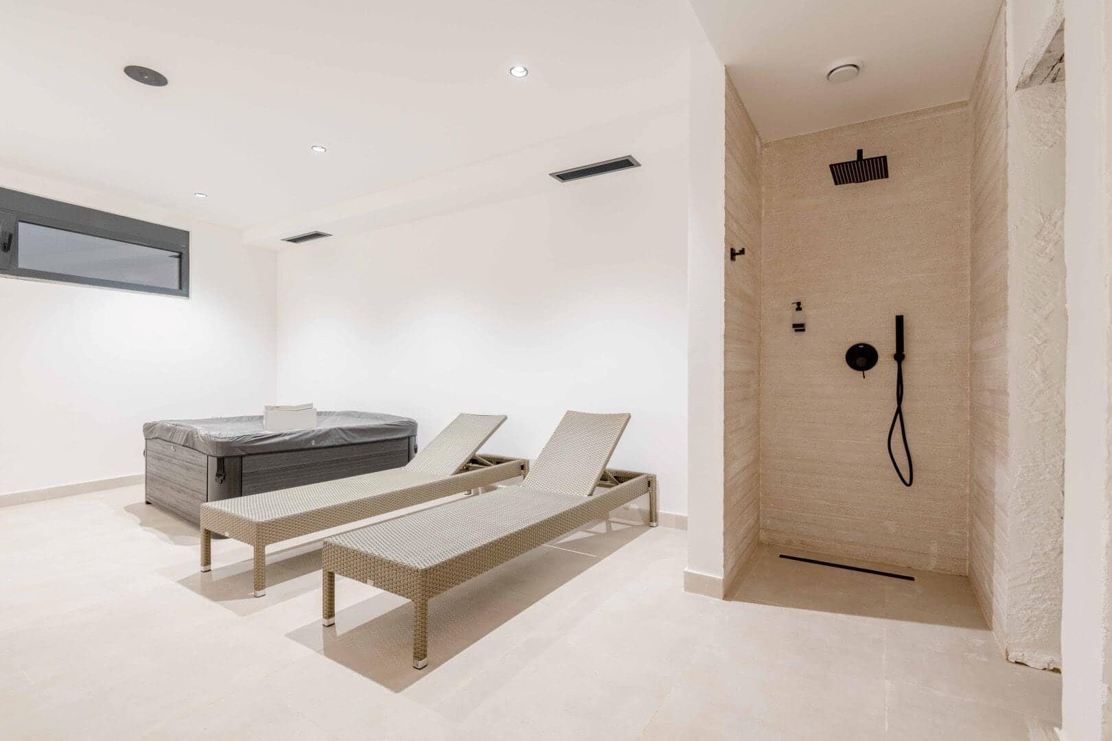 Villa near the Kamenovo beach, Budva (24)