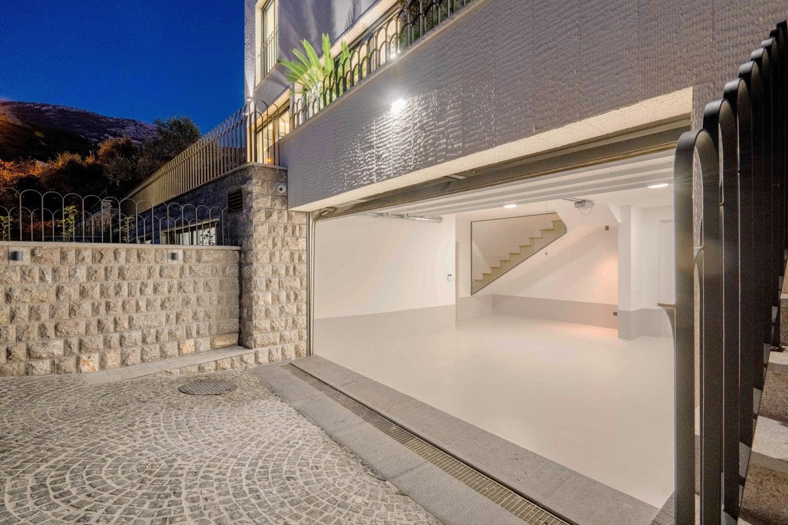 Villa near the Kamenovo beach, Budva (26)