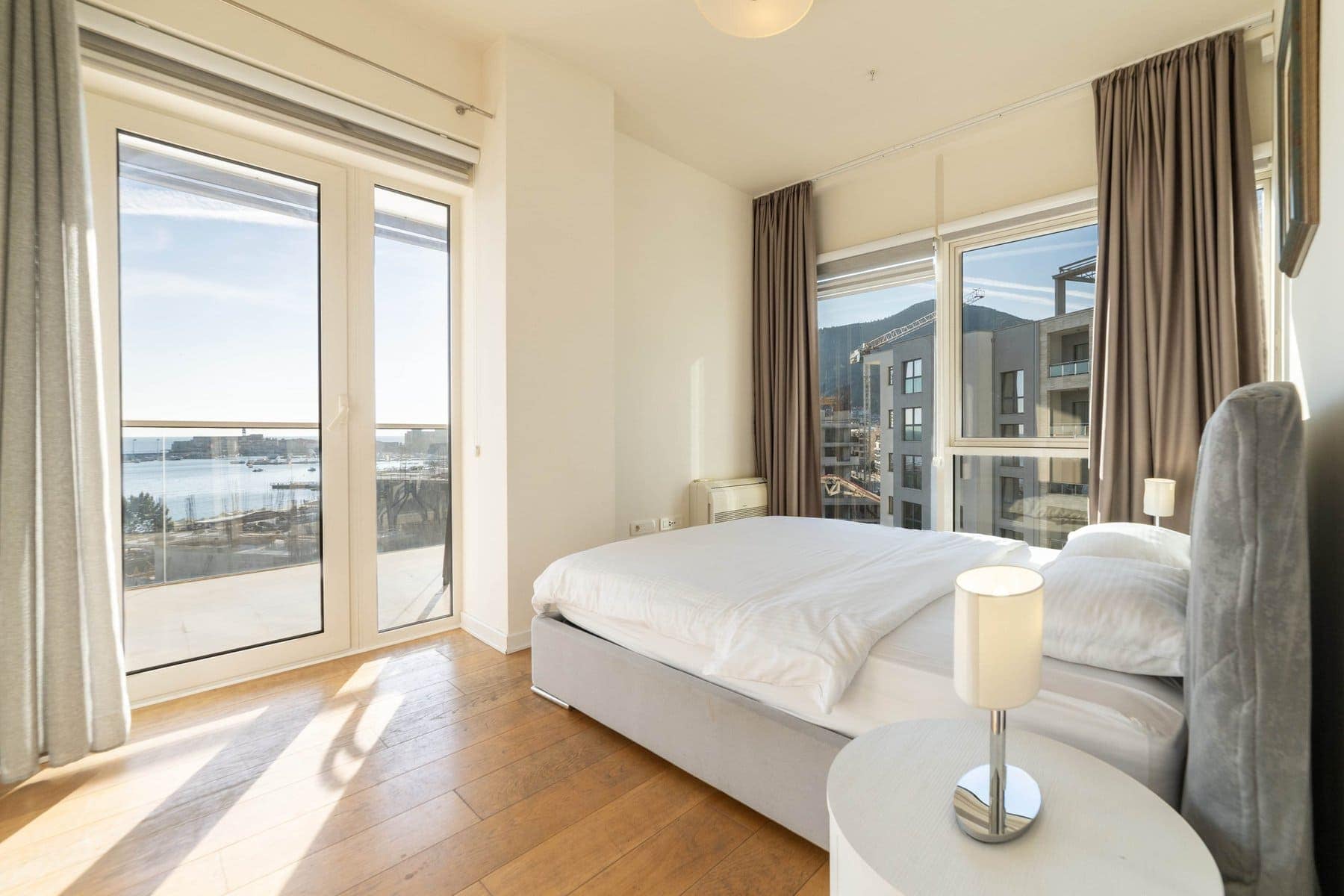 Furnished, two-bedroom apartment with a sea view, Budva (8)