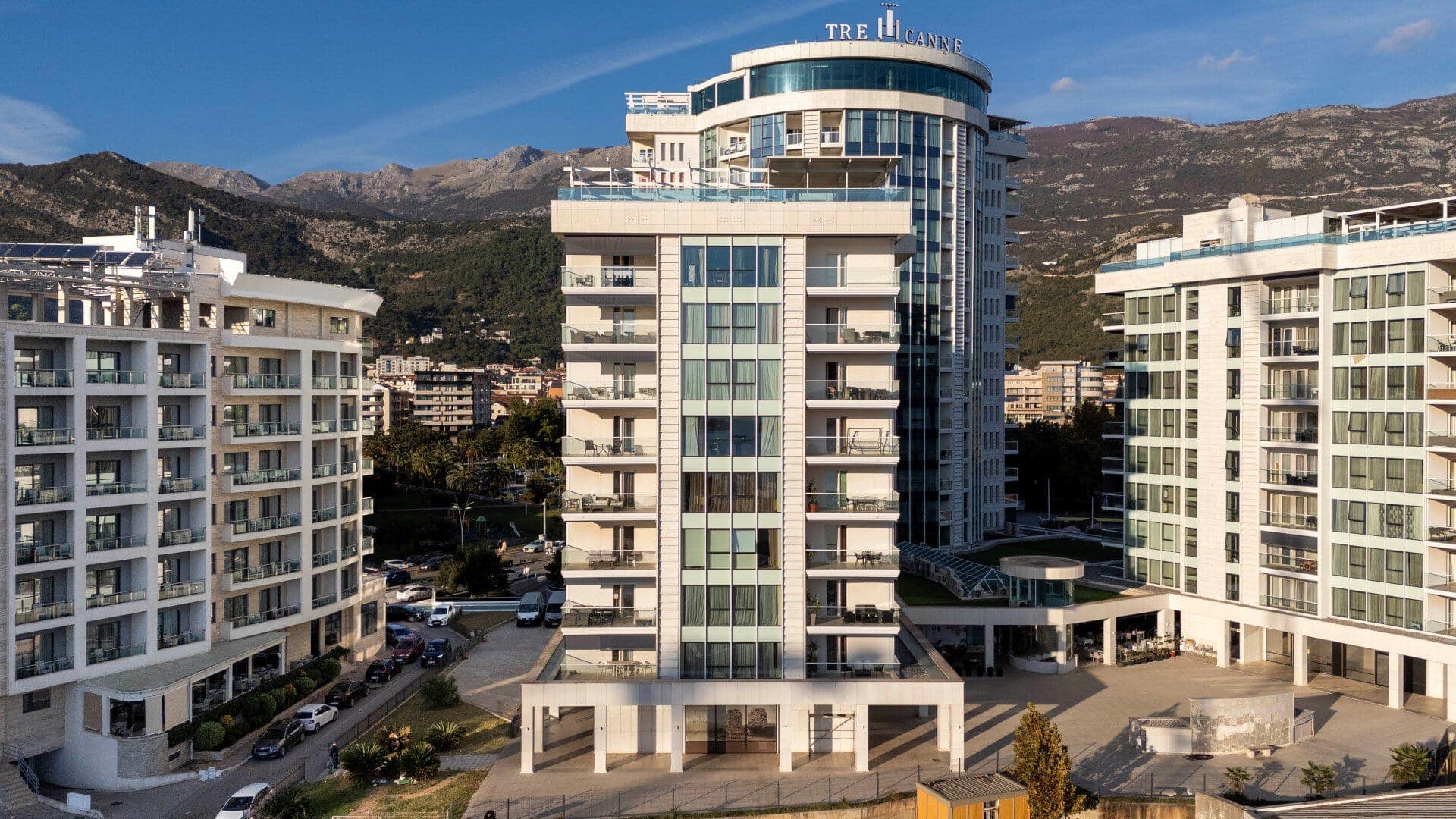 Furnished, two-bedroom apartment with a sea view, Budva (12)
