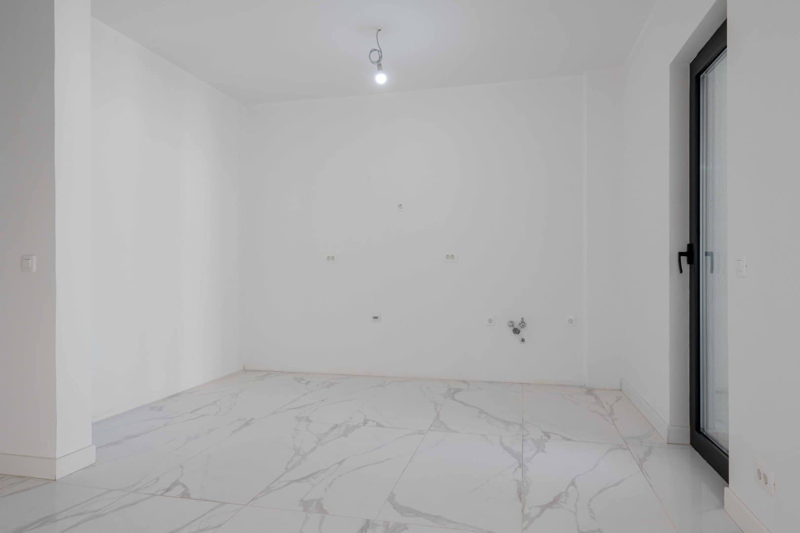 New 3-bdr penthouse apartment with sea view, Rafailovici (16)