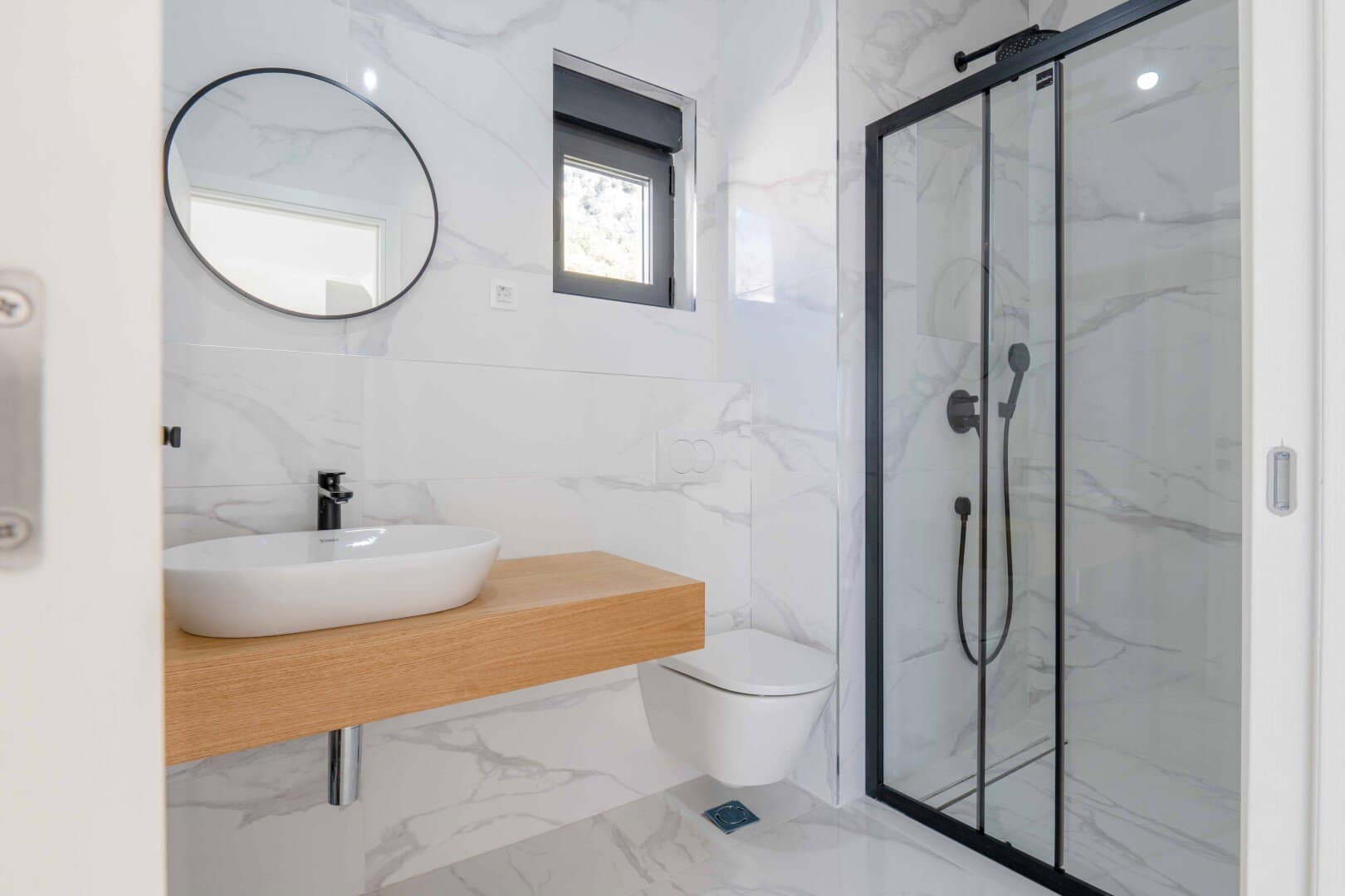 New 3-bdr penthouse apartment with sea view, Rafailovici (17)