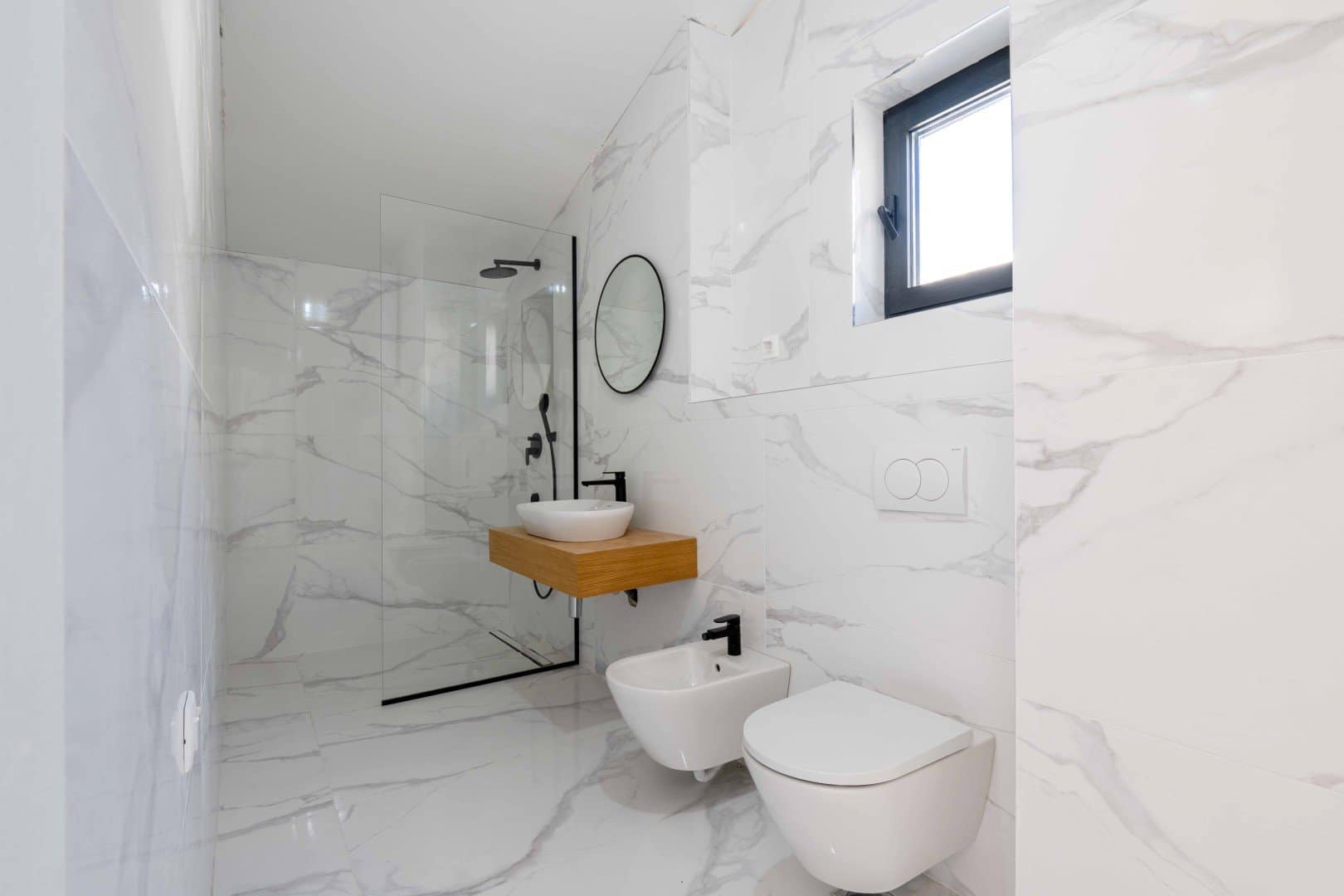 New 3-bdr penthouse apartment with sea view, Rafailovici (18)