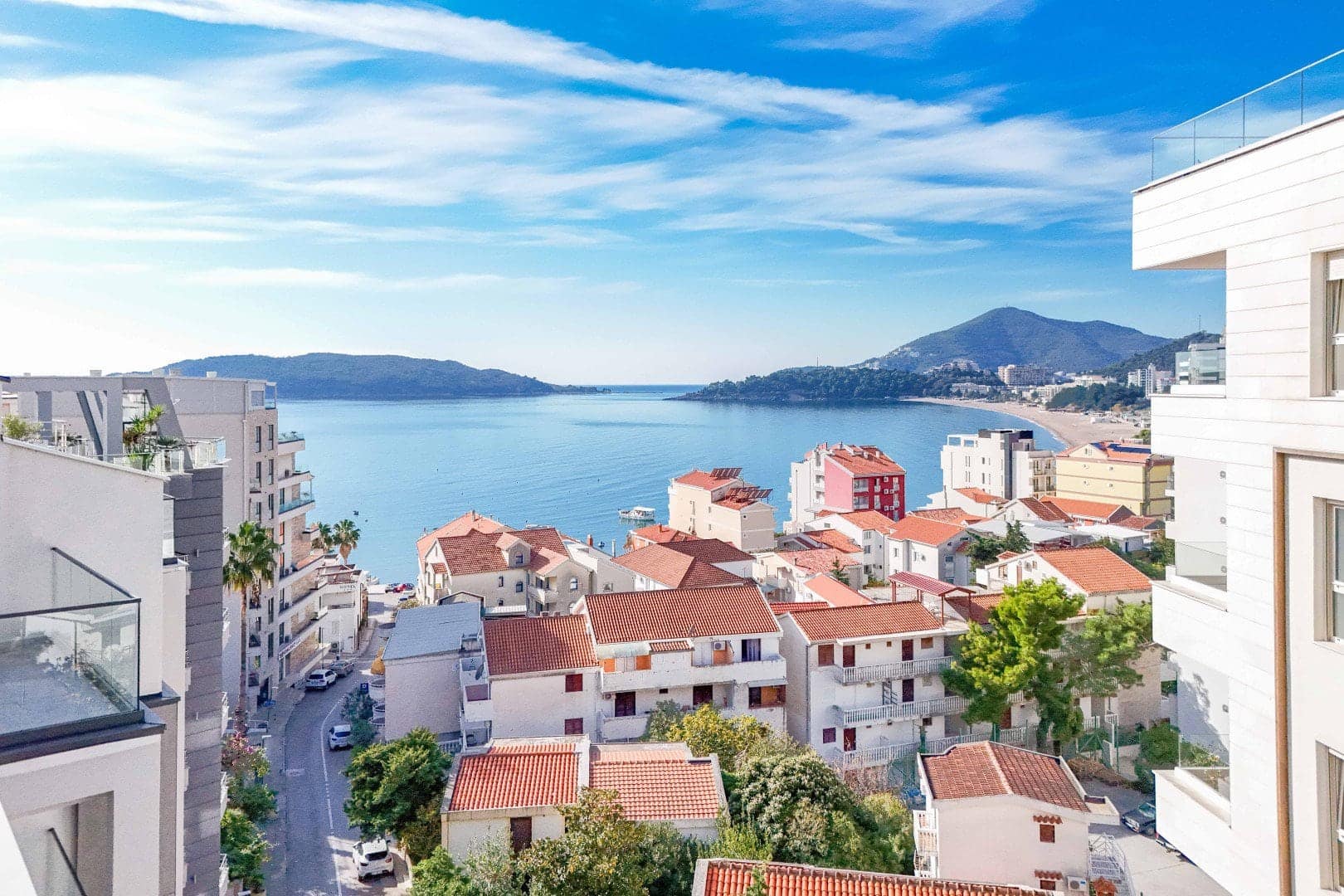 New 3-bdr penthouse apartment with sea view, Rafailovici (21)