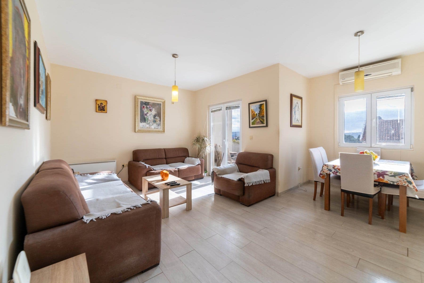 Tivat, Pod Kuk – three-bedroom furnished apartment with two large terraces and a view of the sea (5)
