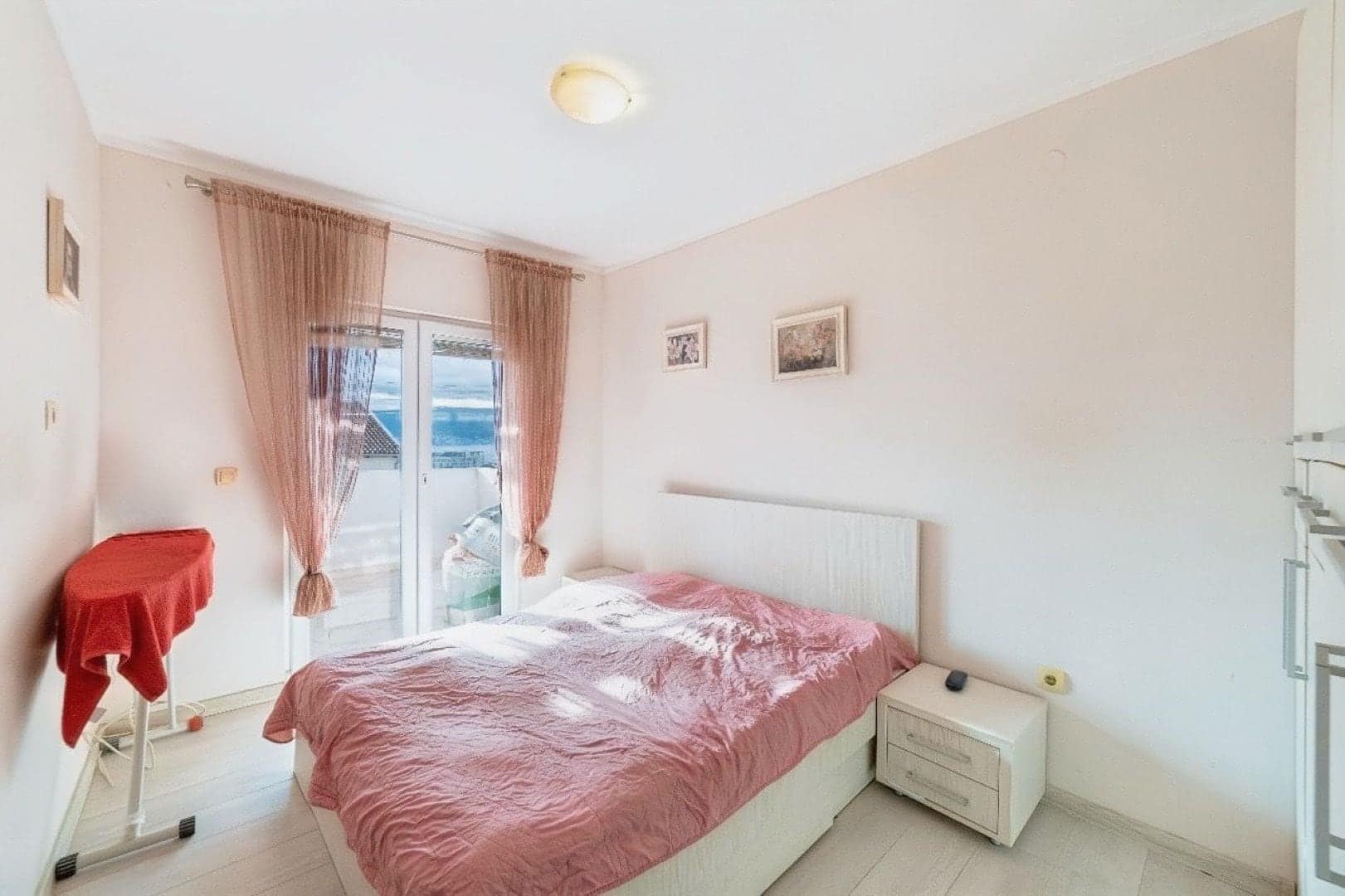 Tivat, Pod Kuk – three-bedroom furnished apartment with two large terraces and a view of the sea (8)