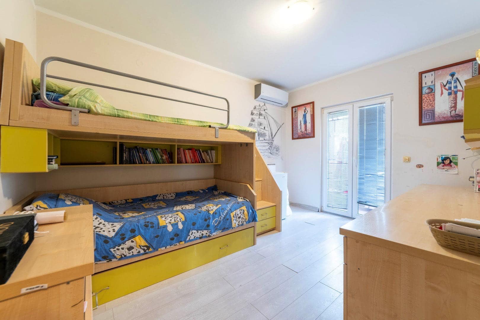 Tivat, Pod Kuk – three-bedroom furnished apartment with two large terraces and a view of the sea (9)
