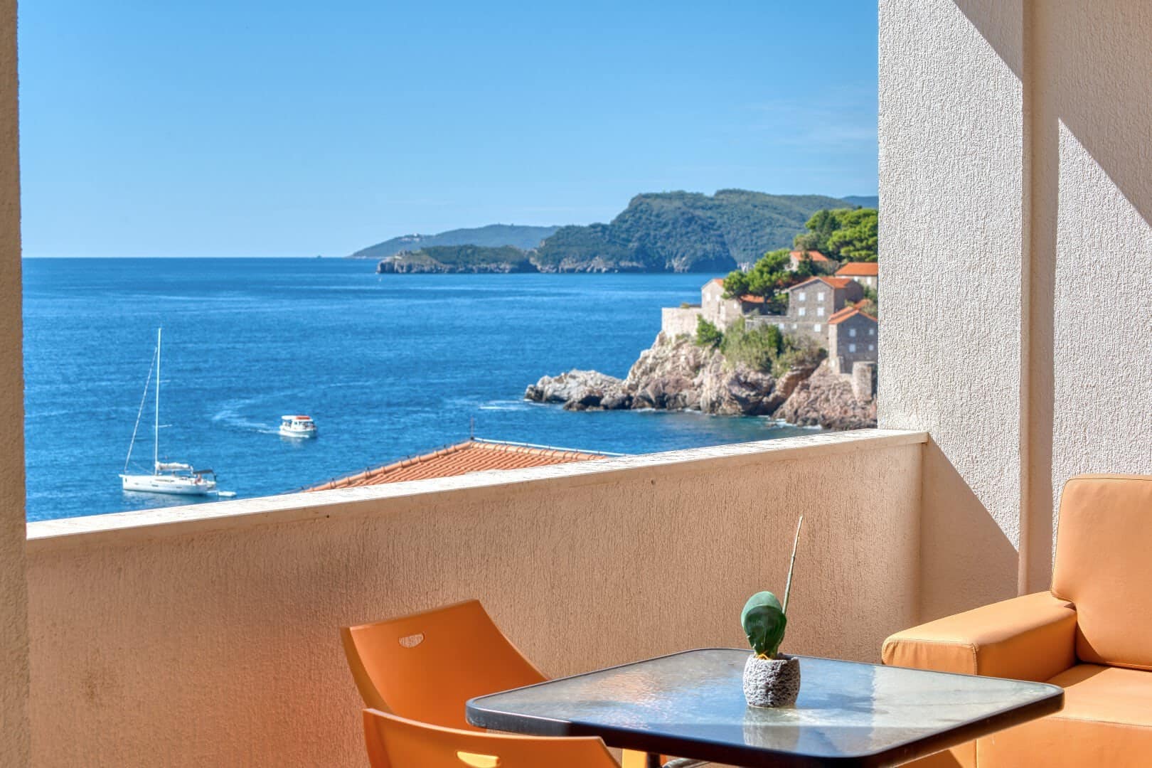 Sveti Stefan, Two-bedroom duplex apartment in the second row to the sea (5)
